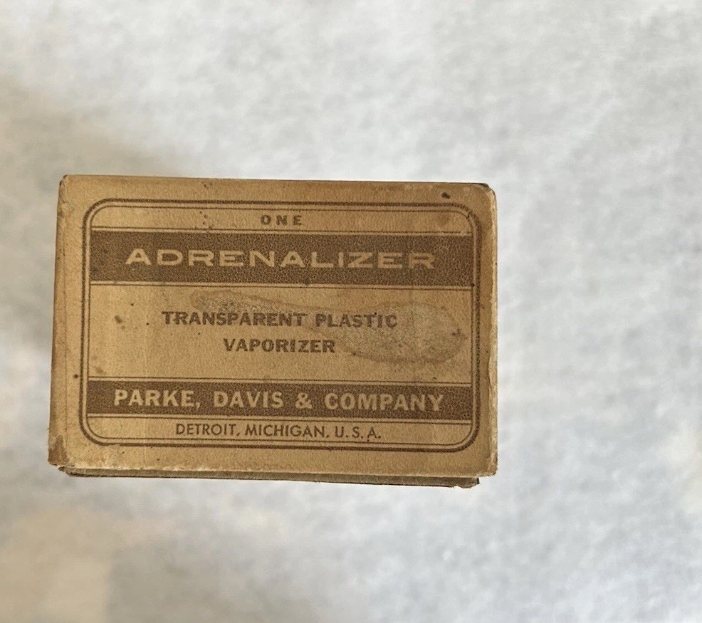Vintage ADRENALIZER plastic vaporizer Park Davis and Company original Box /Paper