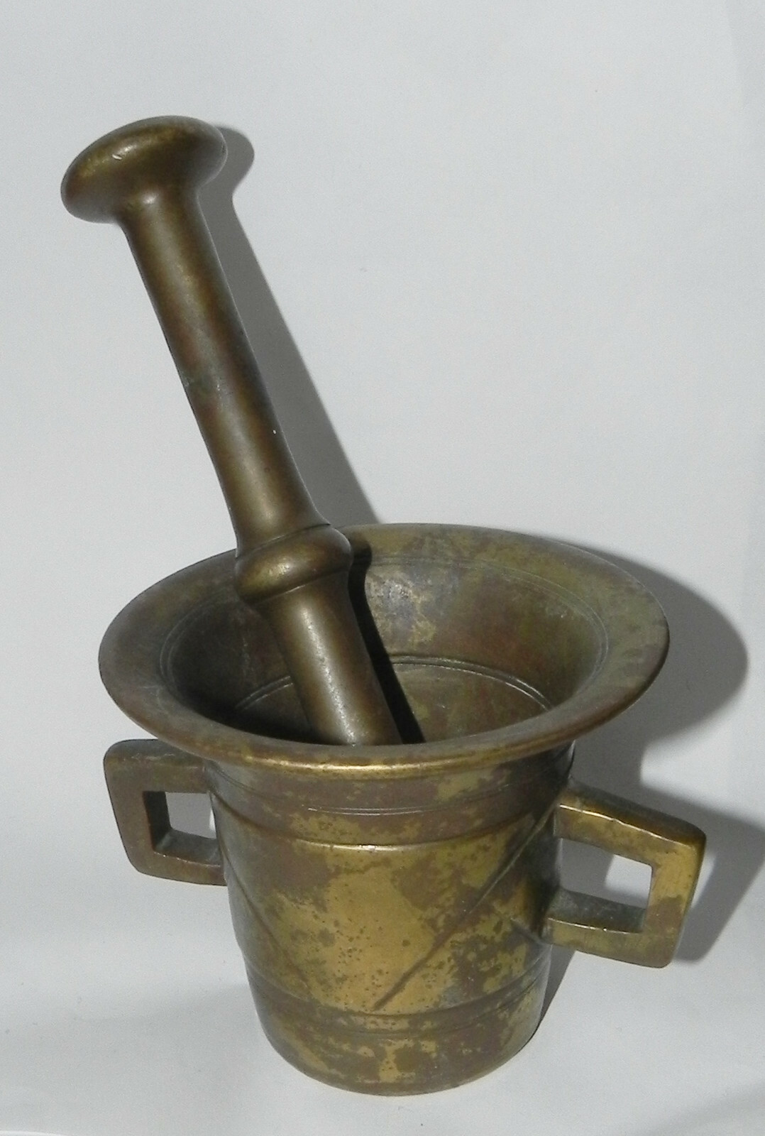 19TH CENTURY CIVIL WAR era BRASS APOTHECARY MORTAR & PESTLE w/SQUARE HANDLES.