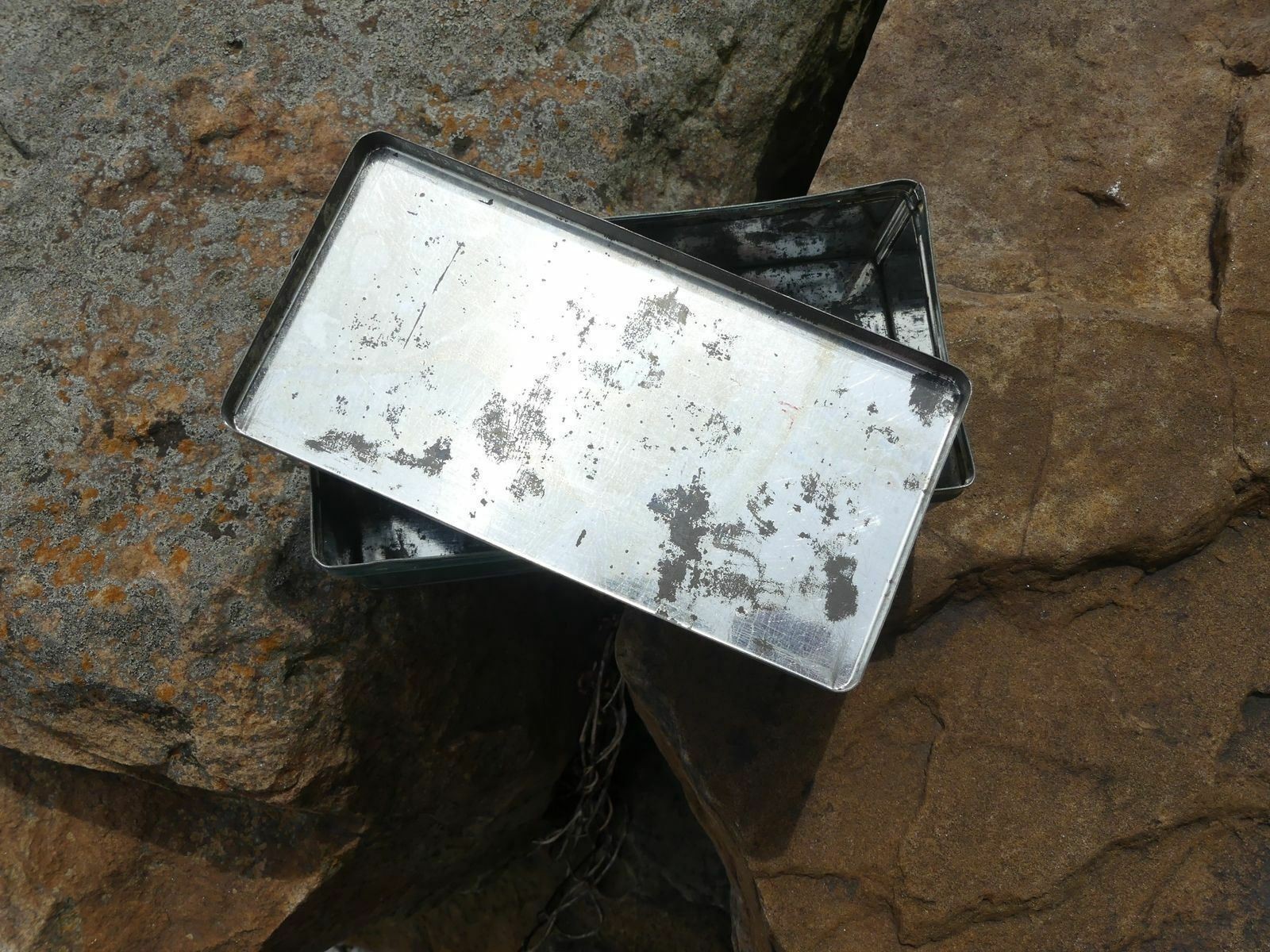 Vintage DuPont Camphor Tin – Litho Medicine Container – Wilmington DE
