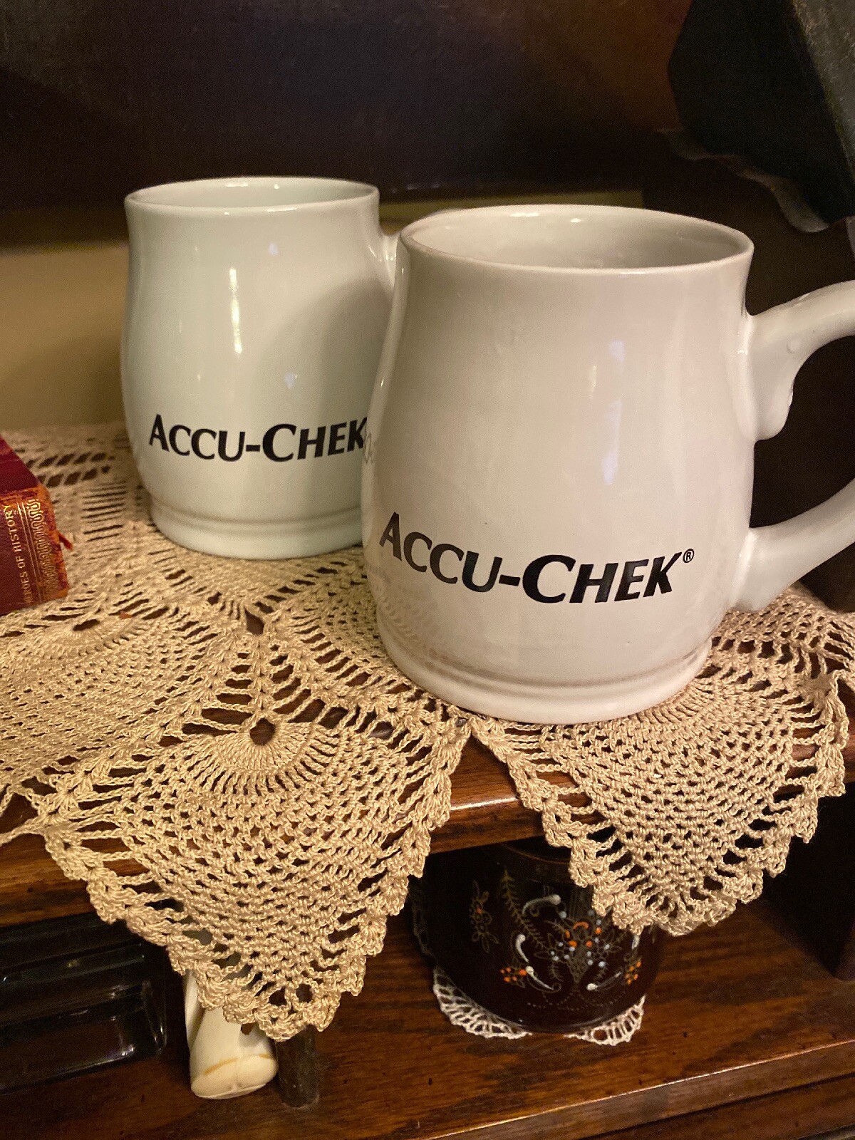 Accu-Chek Drug Rep Pharmaceutical Ceramic Coffee Mug Set Of 2 Large Base 16oz