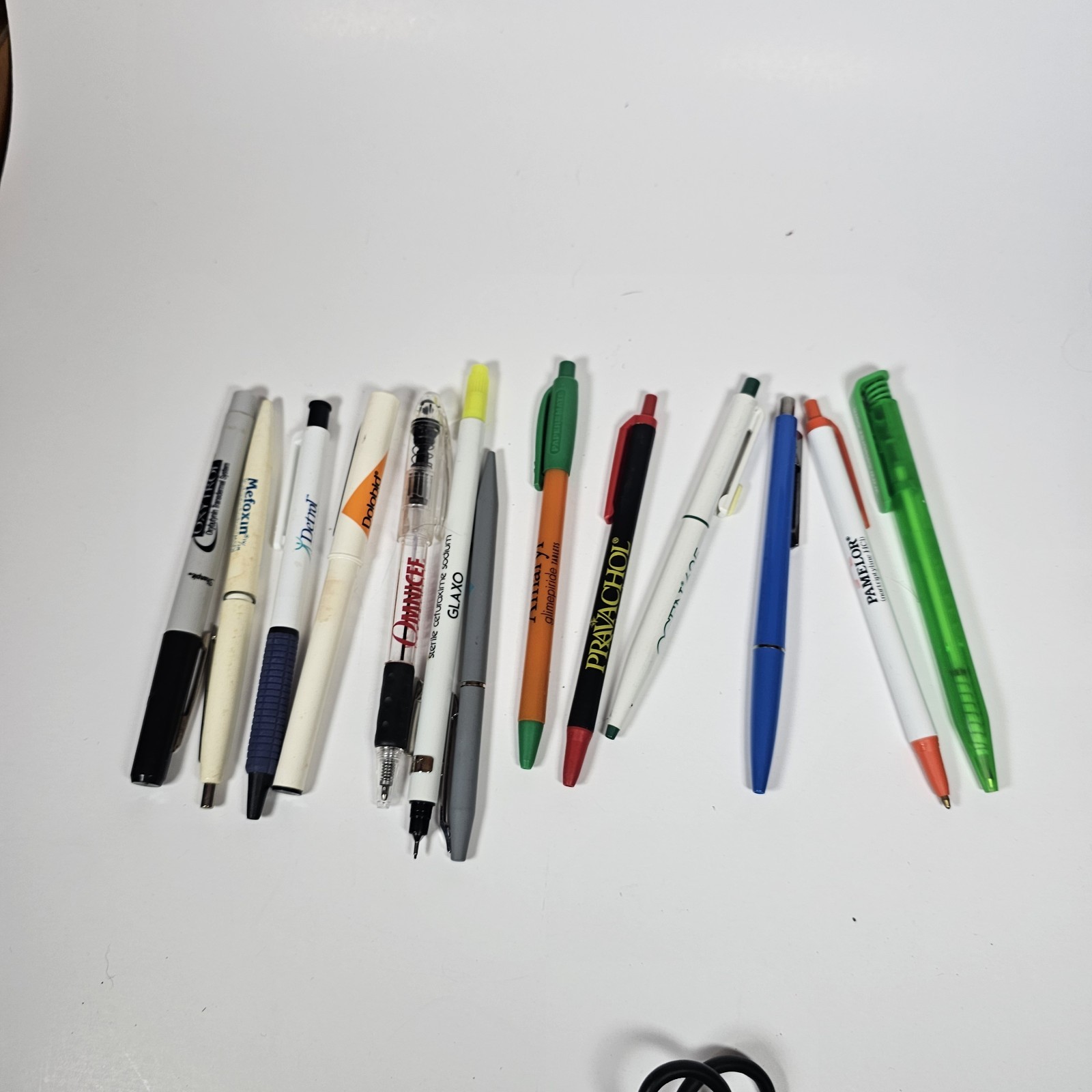 Lot of 13 Plastic Pharmaceutical Drug Rep Pens Medical Collectibles