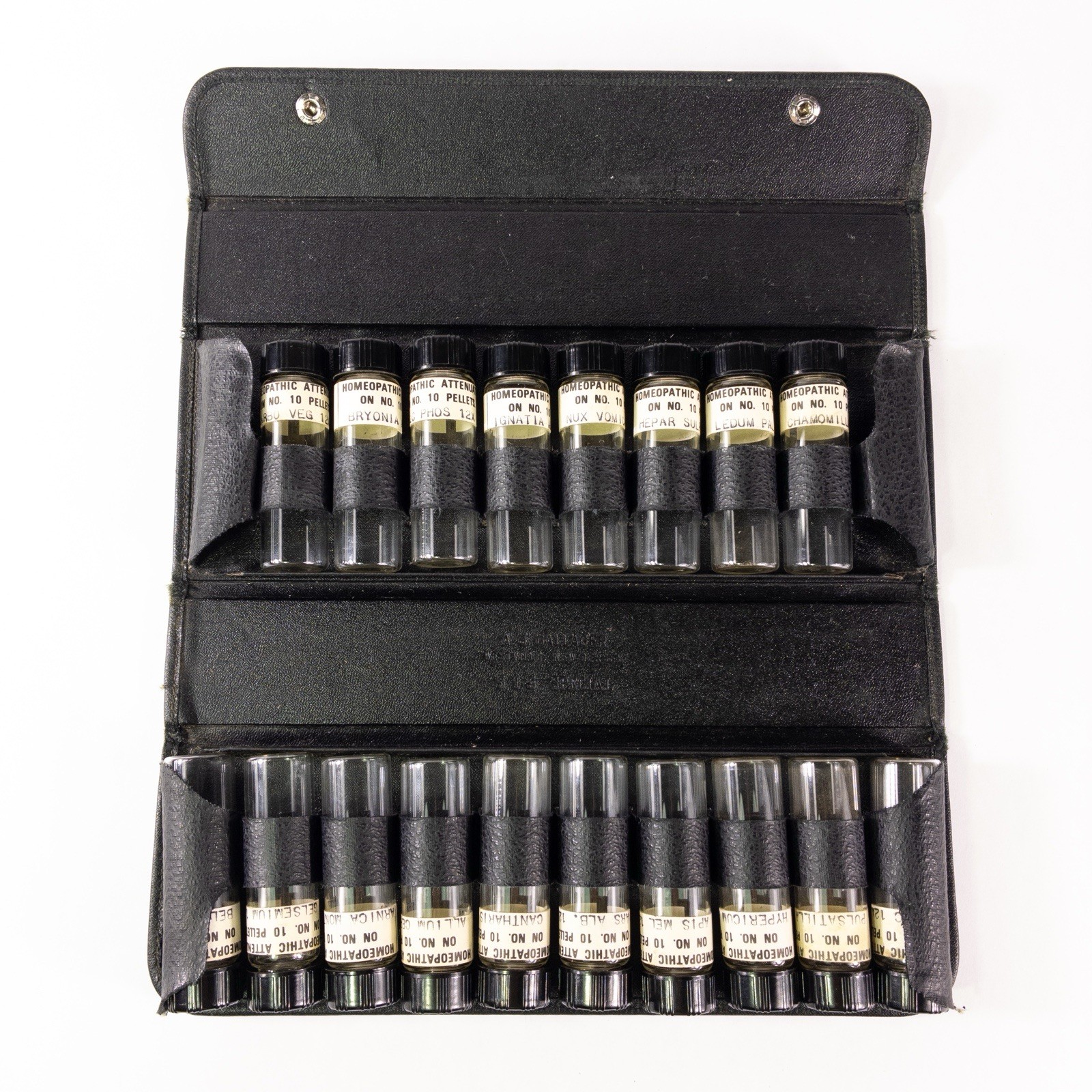 Vintage Apothecary Doctor Kit 18 Glass Labeled Vials/Bottles Medical 1960s Old