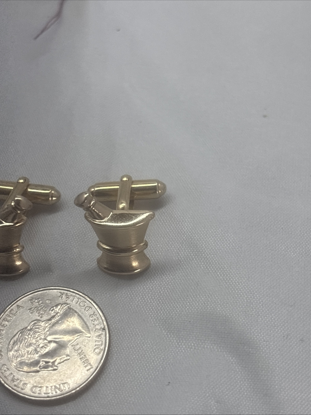 Vintage Gold Tone Morter and Pedestal Cuff Links.