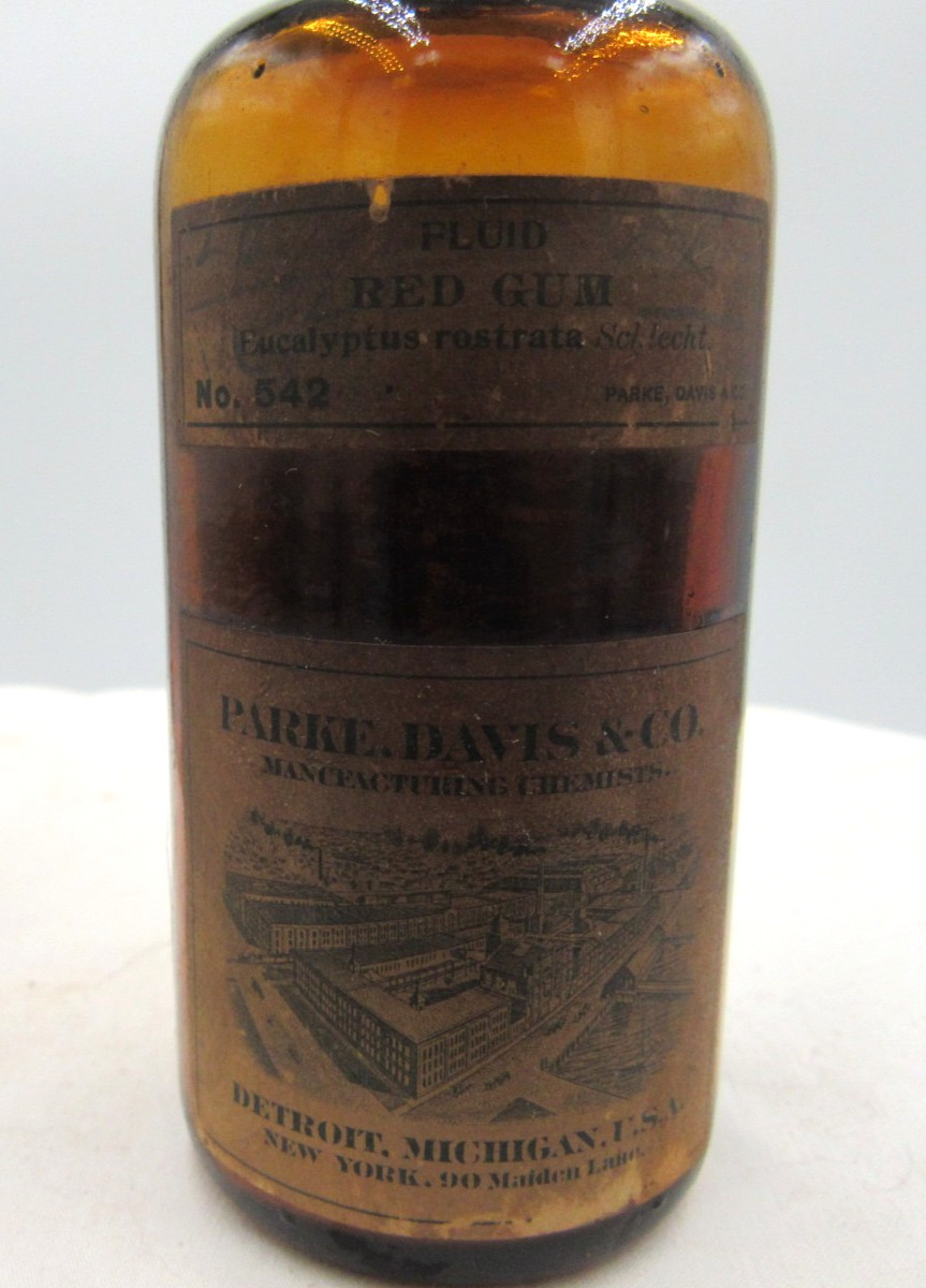 BW – 1890’s Parke, Davis & CO Fluid Red Gum Detroit Mich 4 5/8 ” Medicine bottle