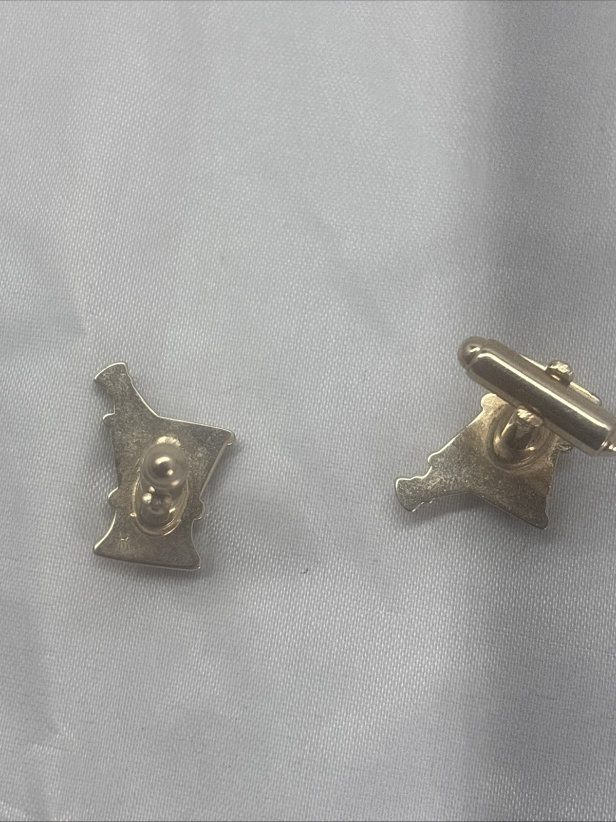 Vintage Gold Tone Morter and Pedestal Cuff Links.