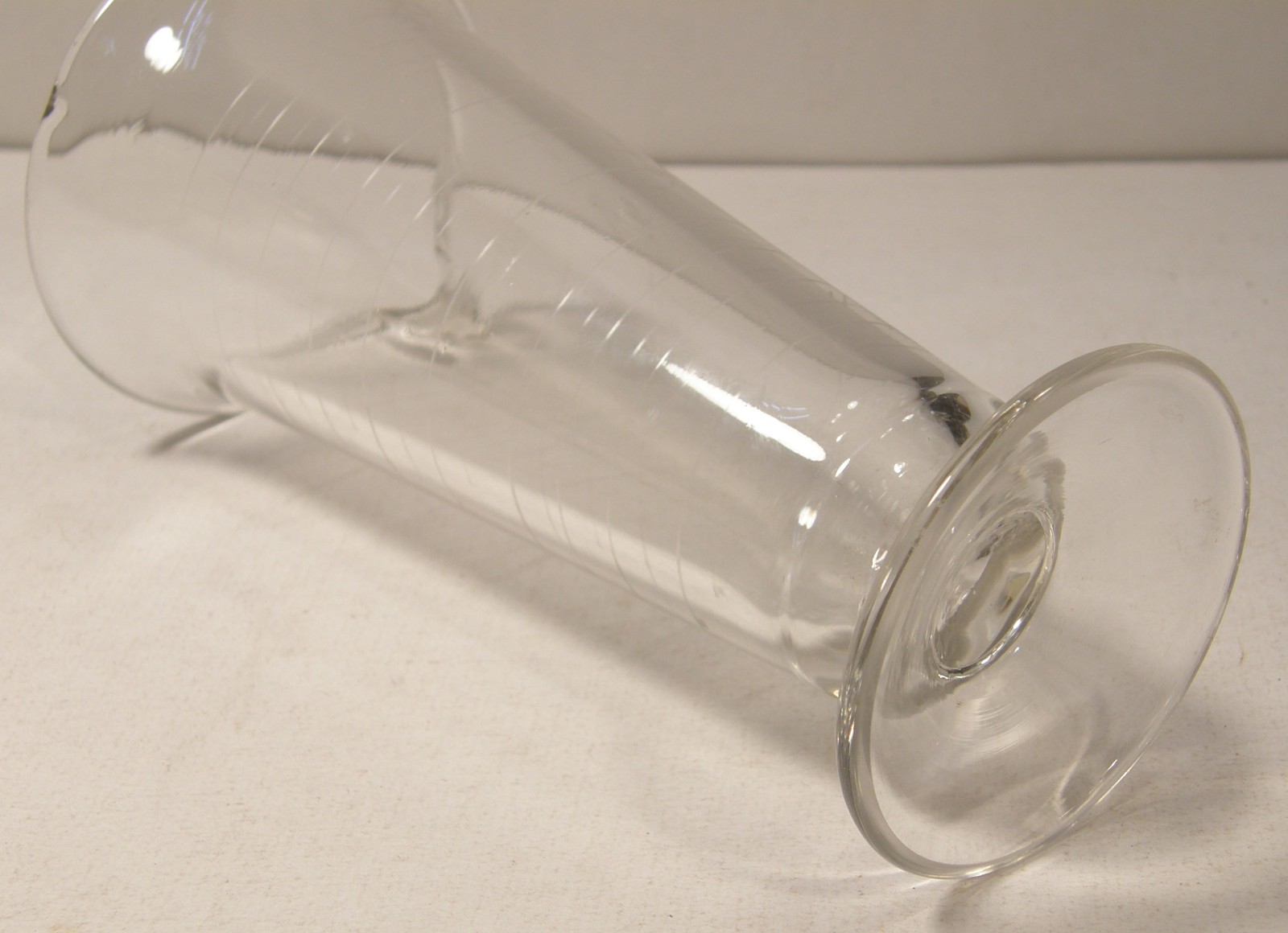 VINTAGE GLASCO CLEAR GLASS ETCHED FOOTED MEASURING POURING BEAKER APOTHECARY LAB