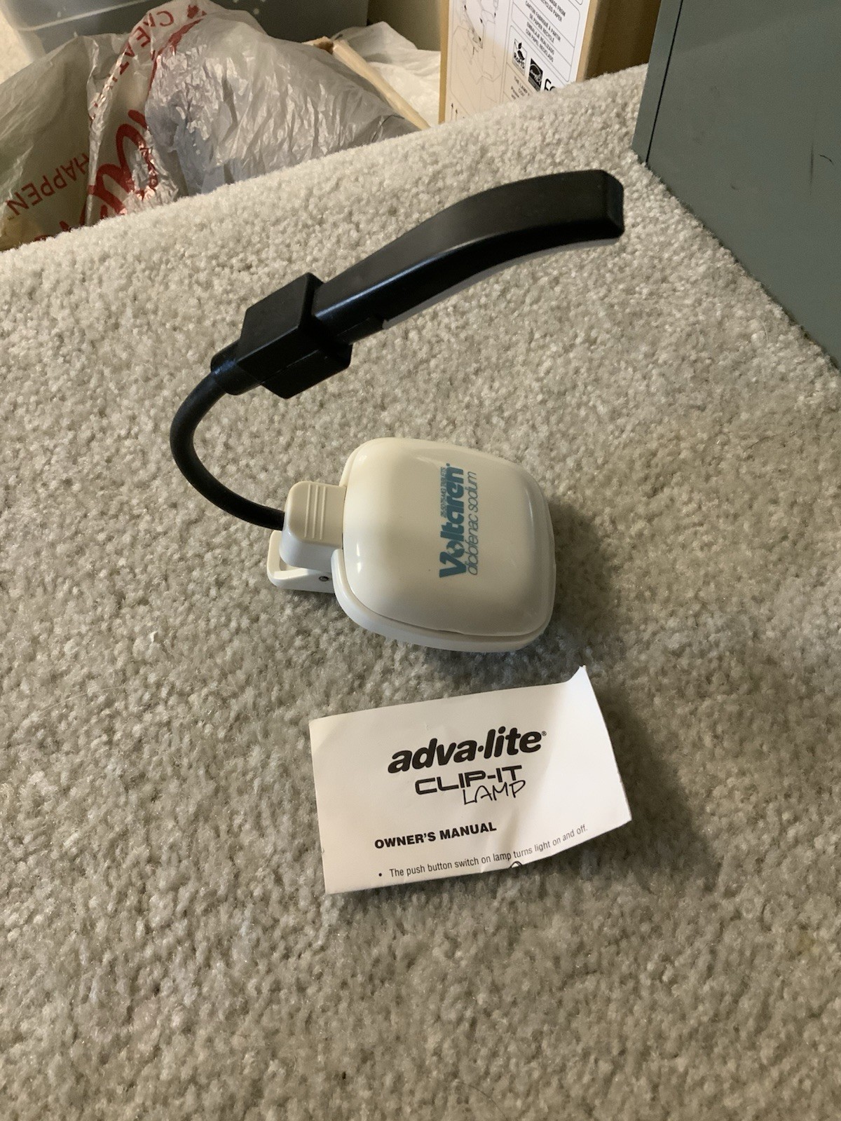 Drug Rep Pharmaceutical Advertising Clip On Reading Lamp VOLTAREN RARE Collect