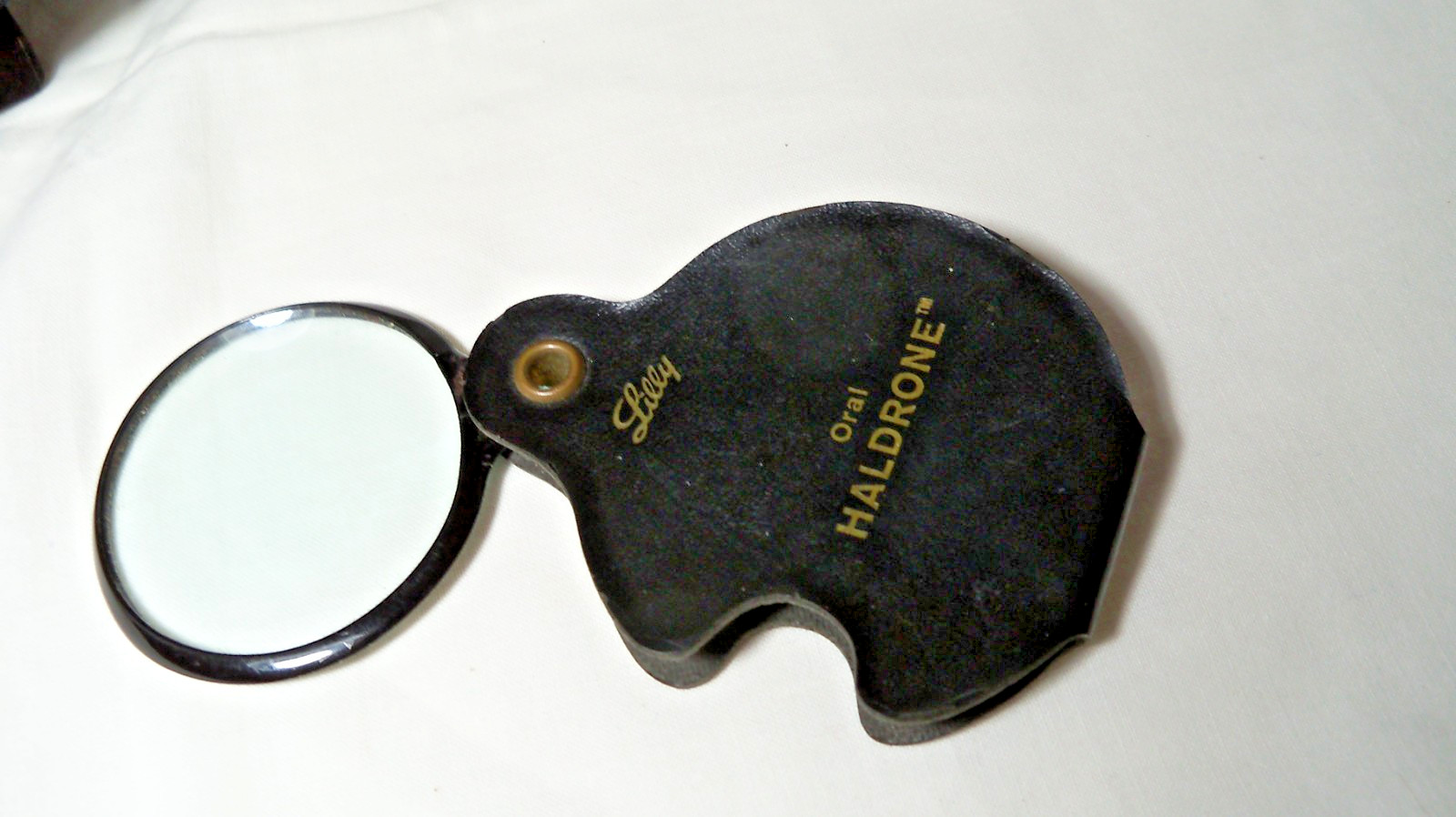 Vintage Advertising Pocket Magnifyer Leather & Glass “Lilly”