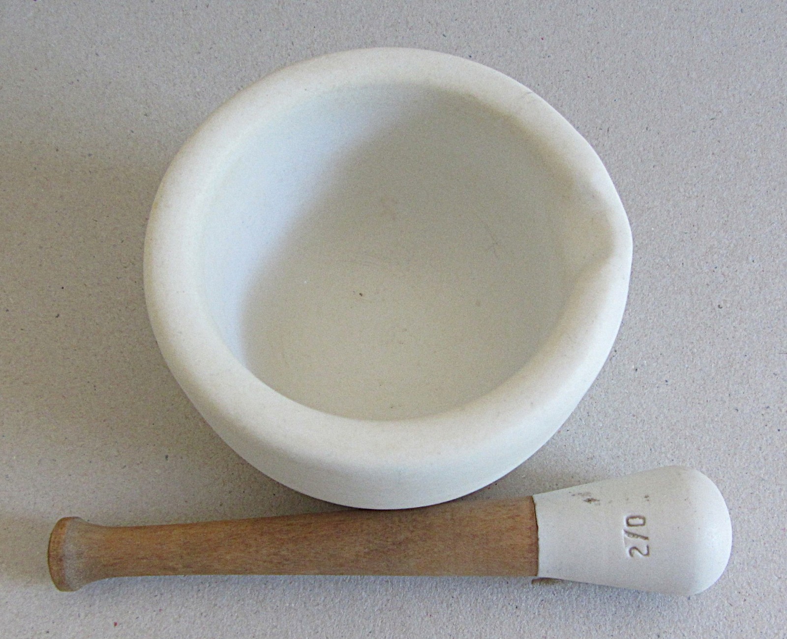VTG APOTHECARY STONE WEAR MORTAR & PESTLE~w/POUR SPOUT~STANDARD TRENTON 2/0 SET