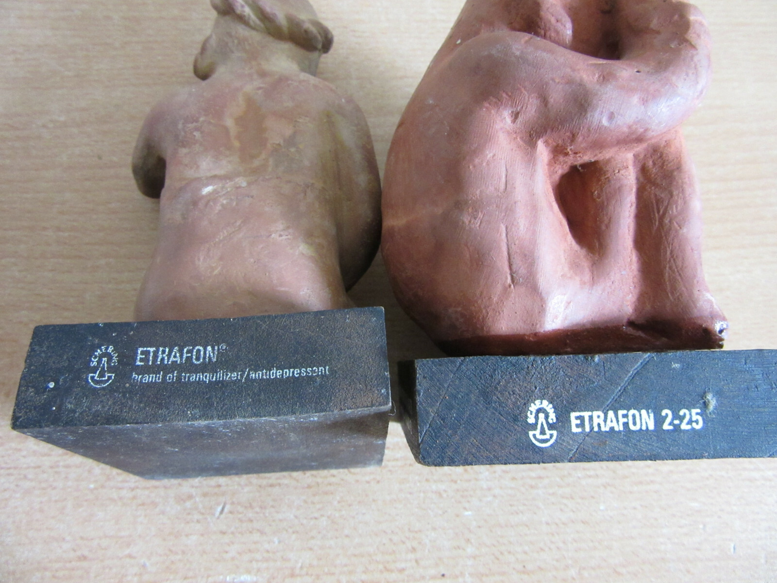 4 Vintage Mexican Terracota Figures Anxiety / Depression – Adv. for Etrafon
