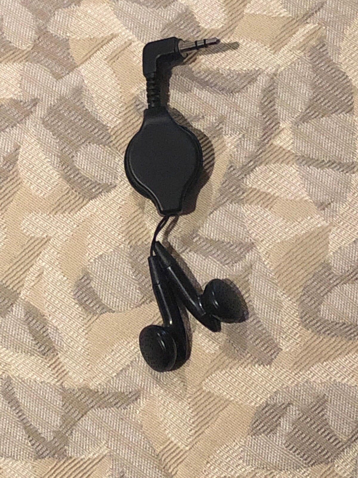 Pharmaceutical Rep Topamax 360 Retractable Black Earbuds with Aux Plug Collectib