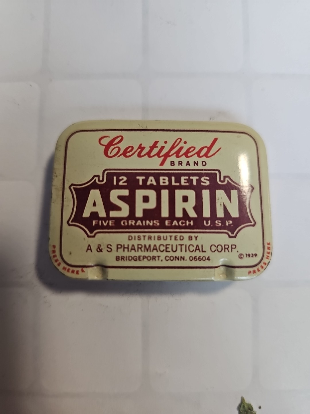 Open Box 1939 Certified Brand Aspirin 12 Tablet Pocket Pill Tin Antique Mini Tin
