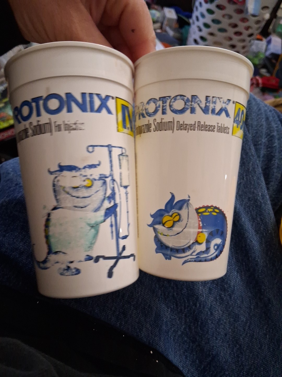 2 PROTONIX I.V. 40 mg PLASTIC CUP PHARMACEUTICAL DRUG REP ITEM As Is