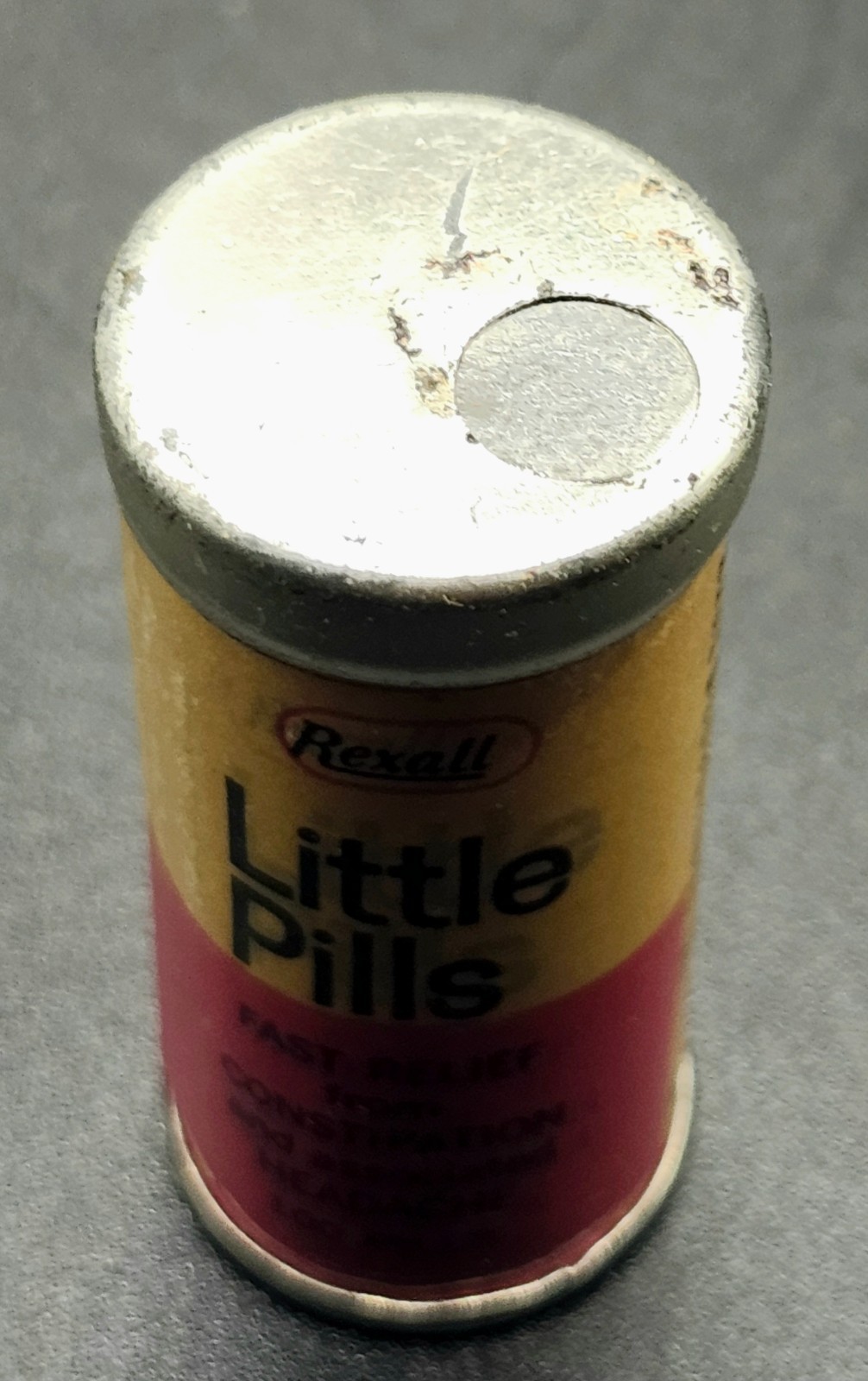 *LOOK* Antique Powder & Medicine Tins – Great Bathroom Decor or WW2 Re-Enactors