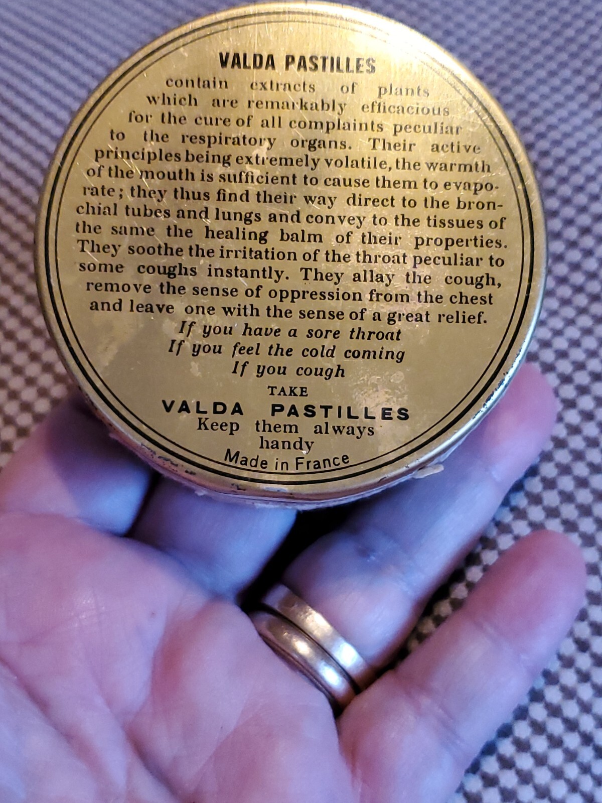 Vntg Tin Litho Valda Pastilles Medicine Cough Drops Menthol Paris France (Empty)