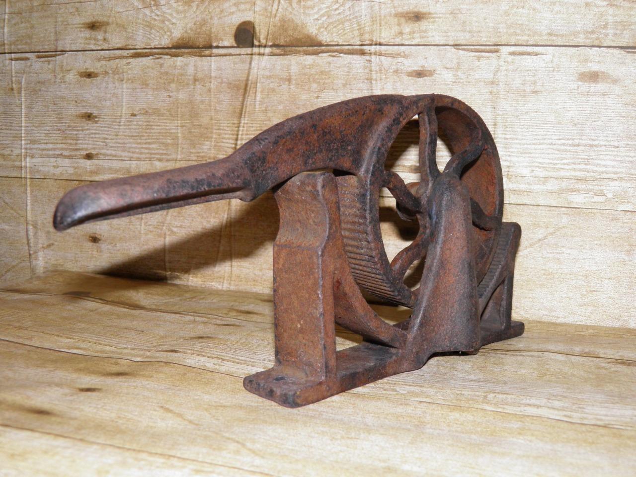Antique Cast Iron Mechanical Apothecary Medical Pharmacy Cork Roller/Compressor