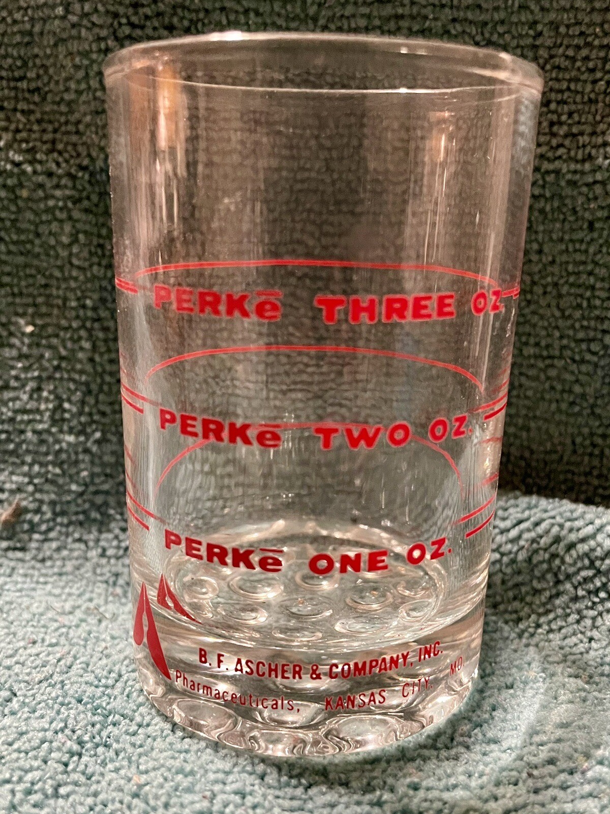 B F Ascher Perke 3 oz Measuring Glass Pharmaceutical Medical Vintage