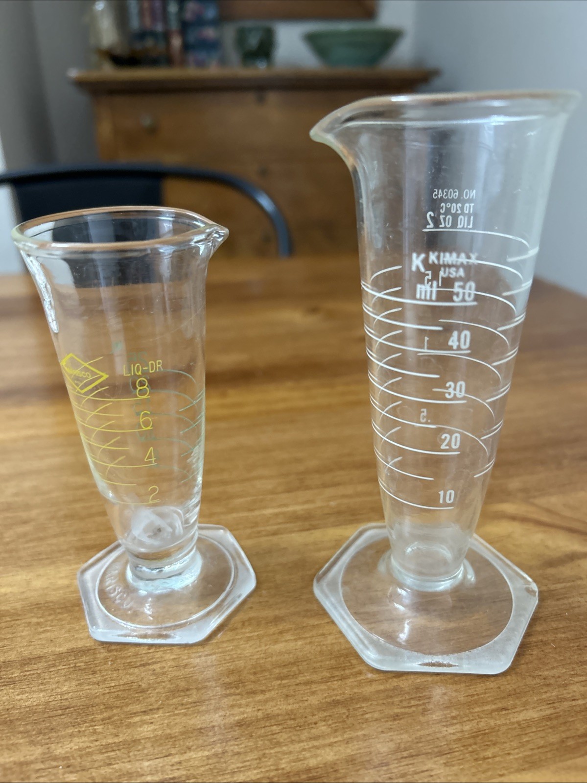 Apothecary Measuring Footed Beakers