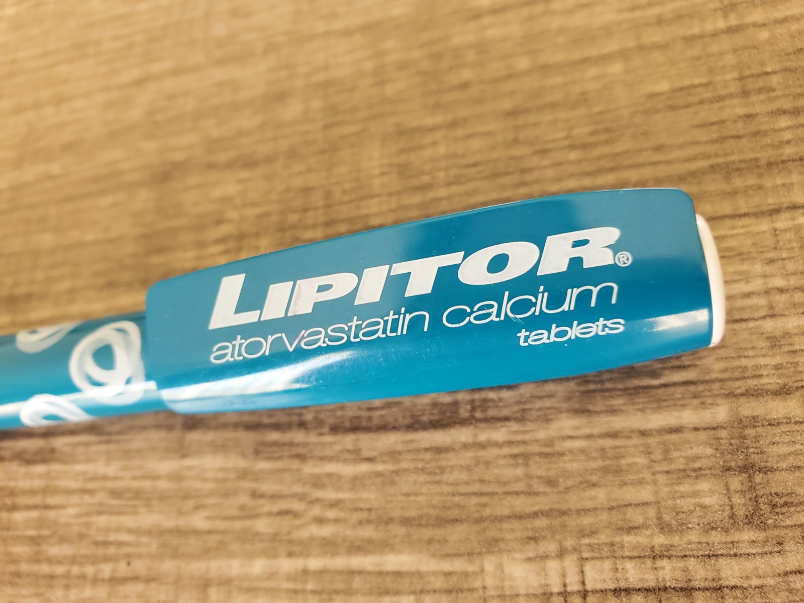 Set of 2 Drug Rep Pens – Lipitor – Pristiq – both discontinued- pharmaceutical