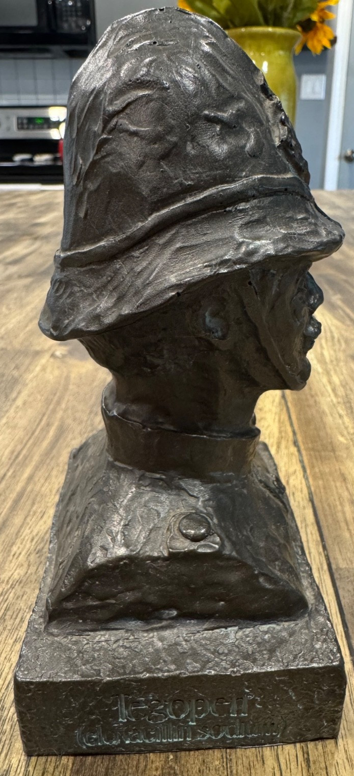 1977 The Oxford Bobby Resin Bust Bristol Laboratories Tegopen Promotional Statue