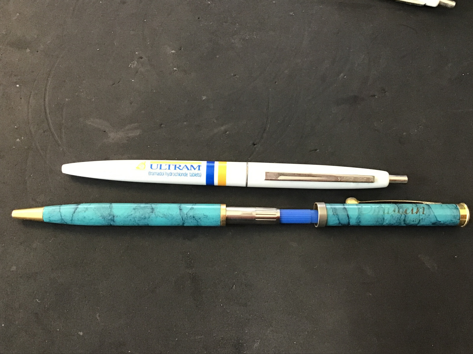 Vtg Drug Advertising Pens Quantity 8 Diflucan Isoptin Ultram Dyazide