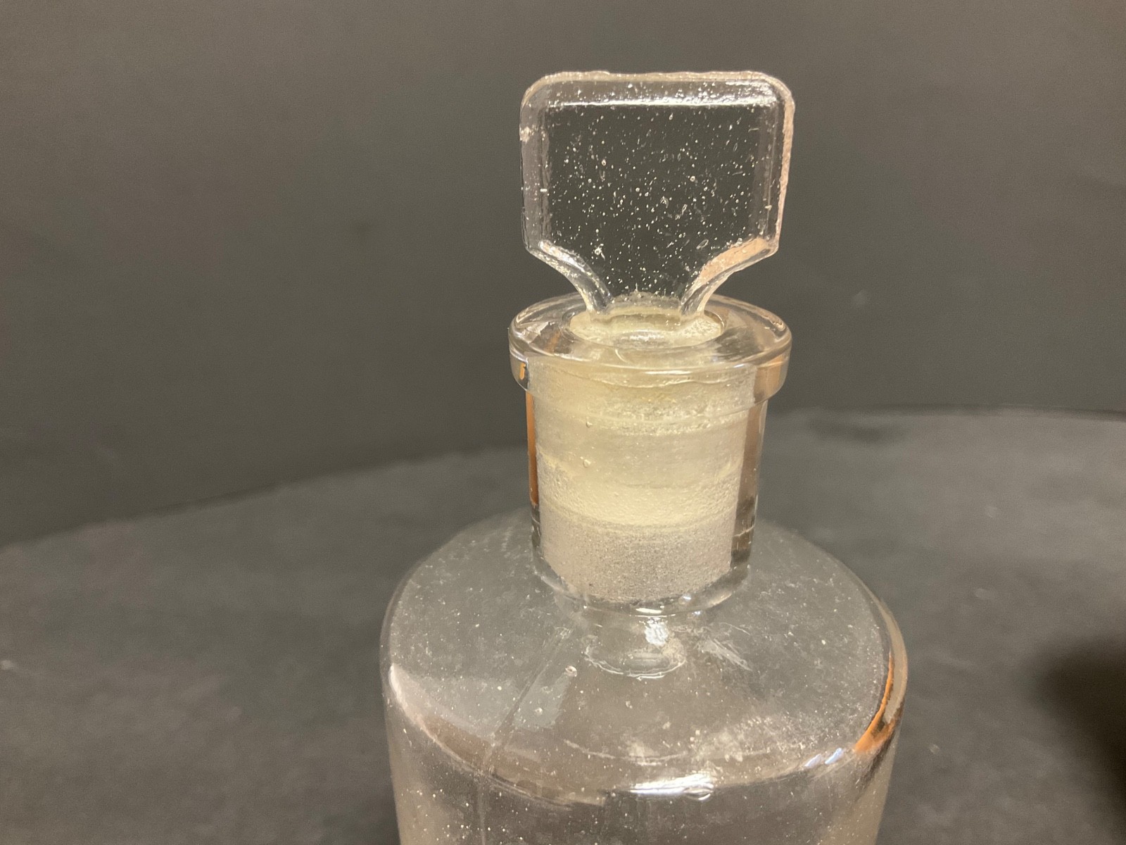 Antique Apothecary Glass Bottle With Treen Case 19th Century-Bottle topper Stuck