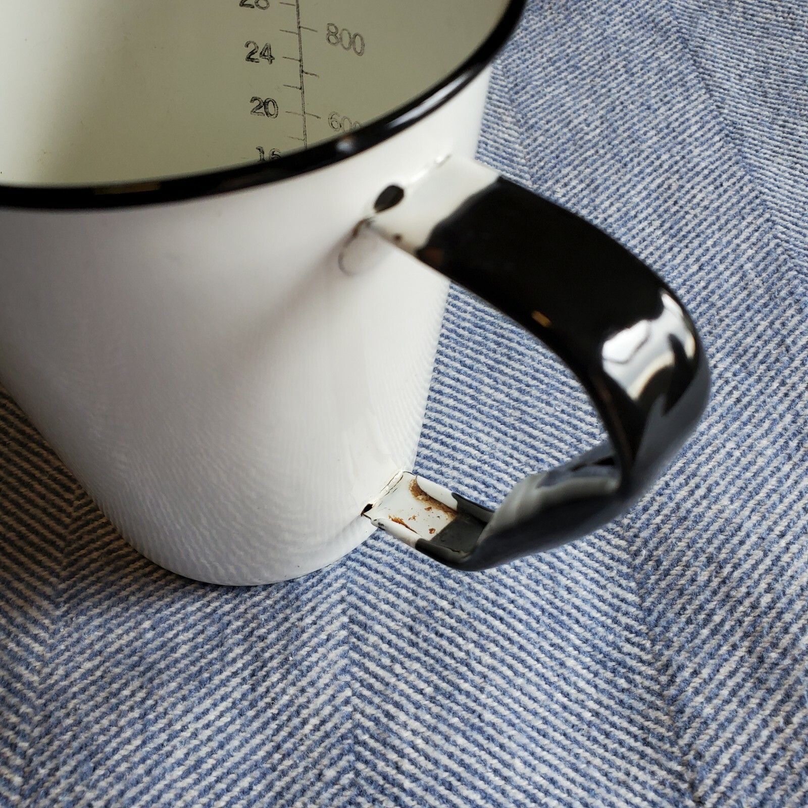 Vintage Medical WHITE ENAMELWARE Measuring Cup Pitcher 32 oz / 1000 cc
