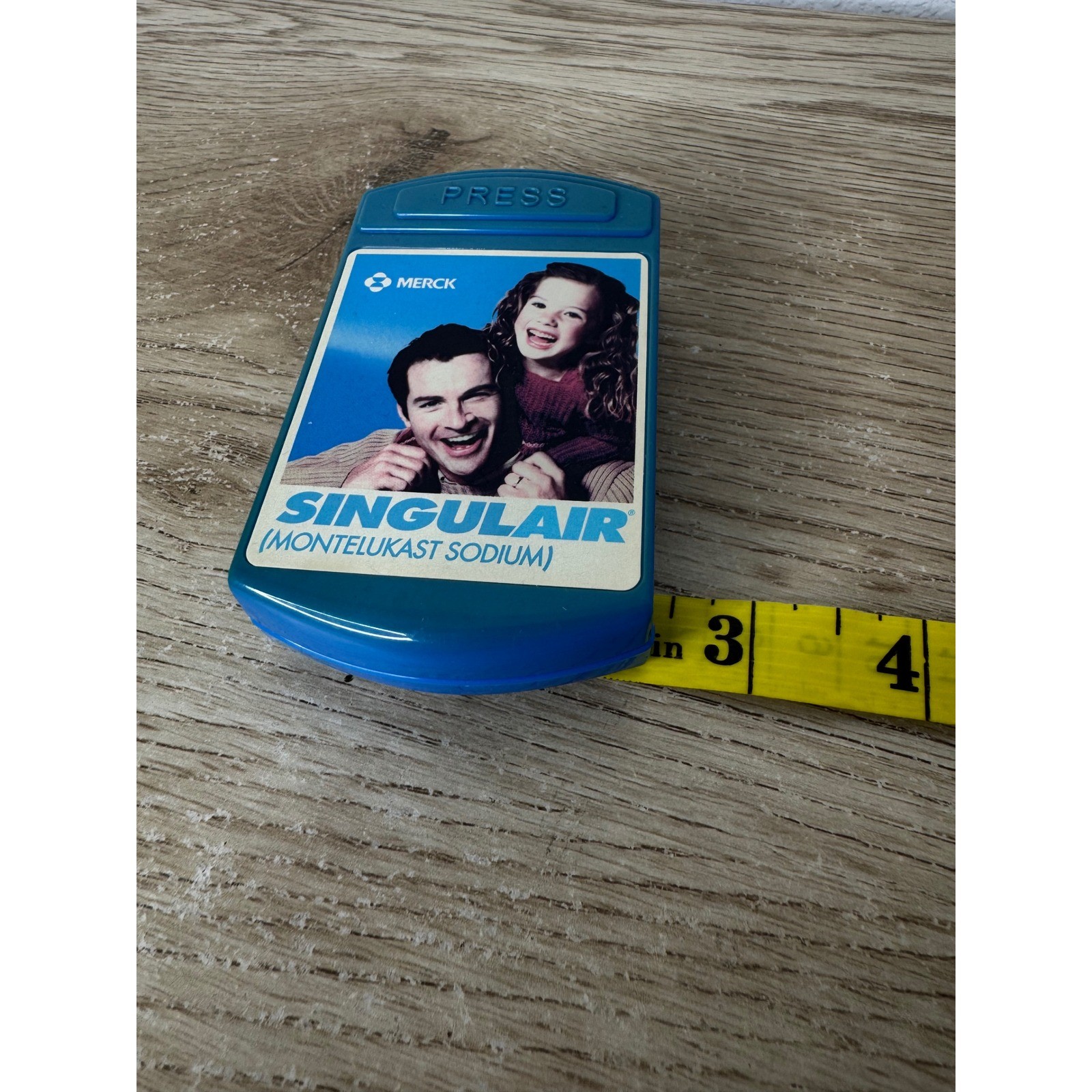 Vintage Merck Singulair Pharmaceutical Rep Promo Magnetic Memo Clip Blue Magnet
