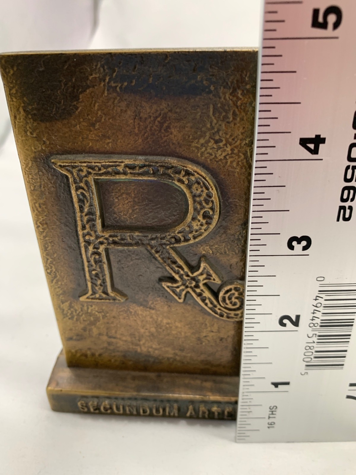 Brass Secundum Artem 1976 Plaque Paperweight With Decorative “R” Design