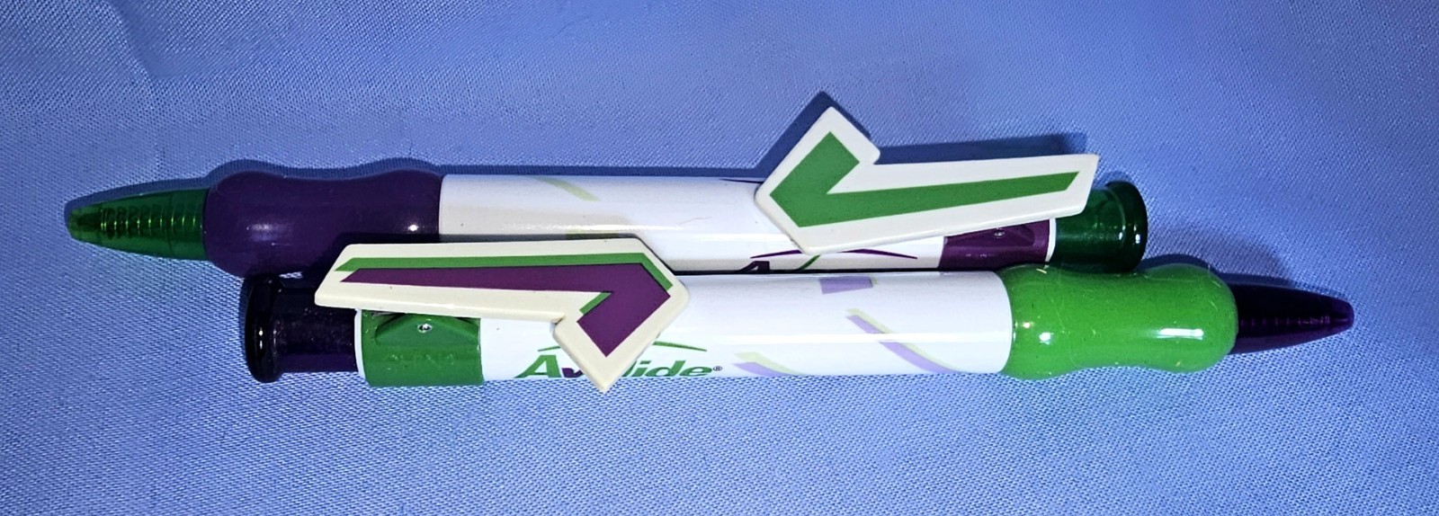 2 Avapro AVALIDE Drug Rep Ink PEN Collectible Pharmaceutical Advertising *RARE*