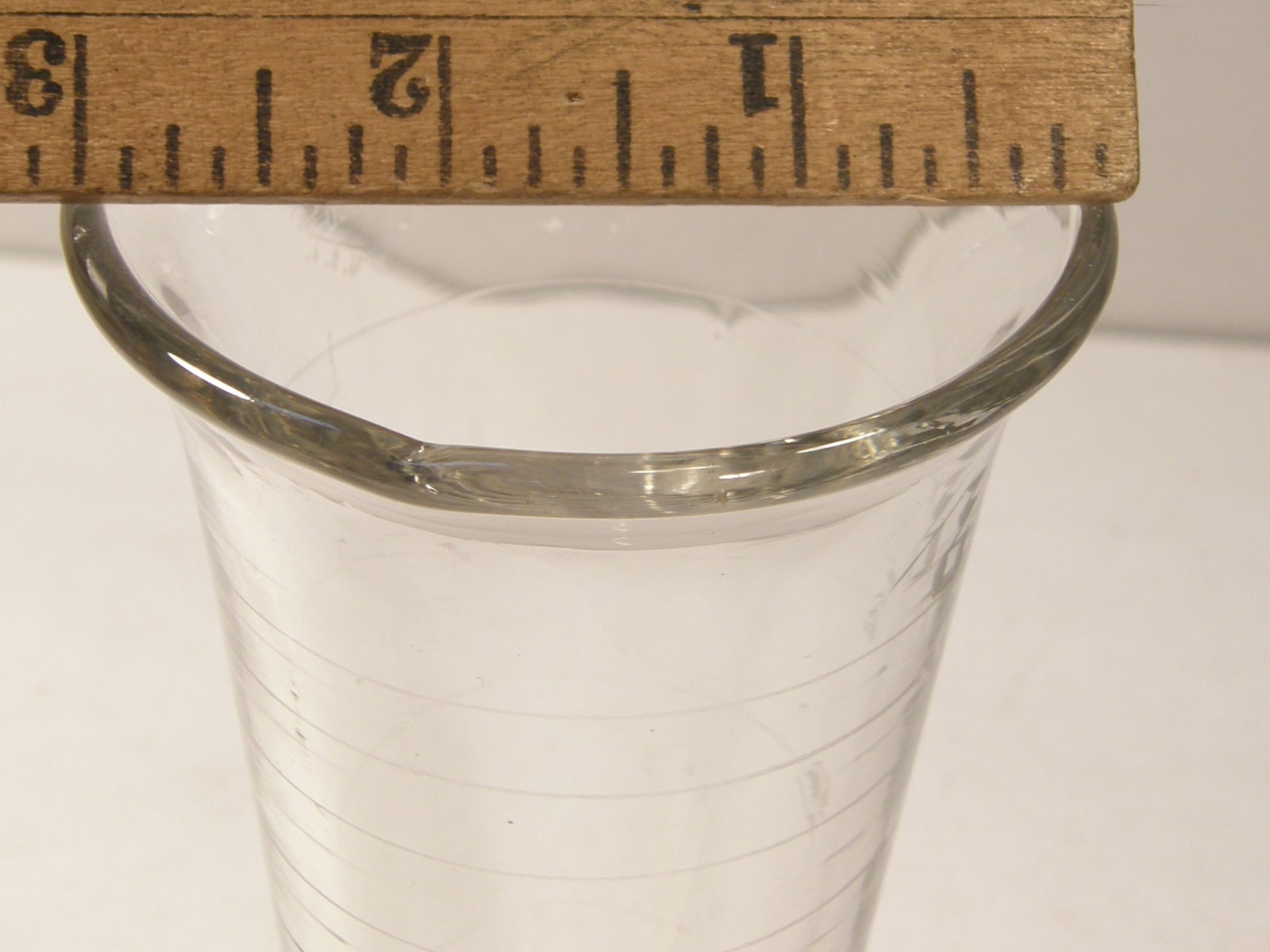 VINTAGE GLASCO CLEAR GLASS ETCHED FOOTED MEASURING POURING BEAKER APOTHECARY LAB