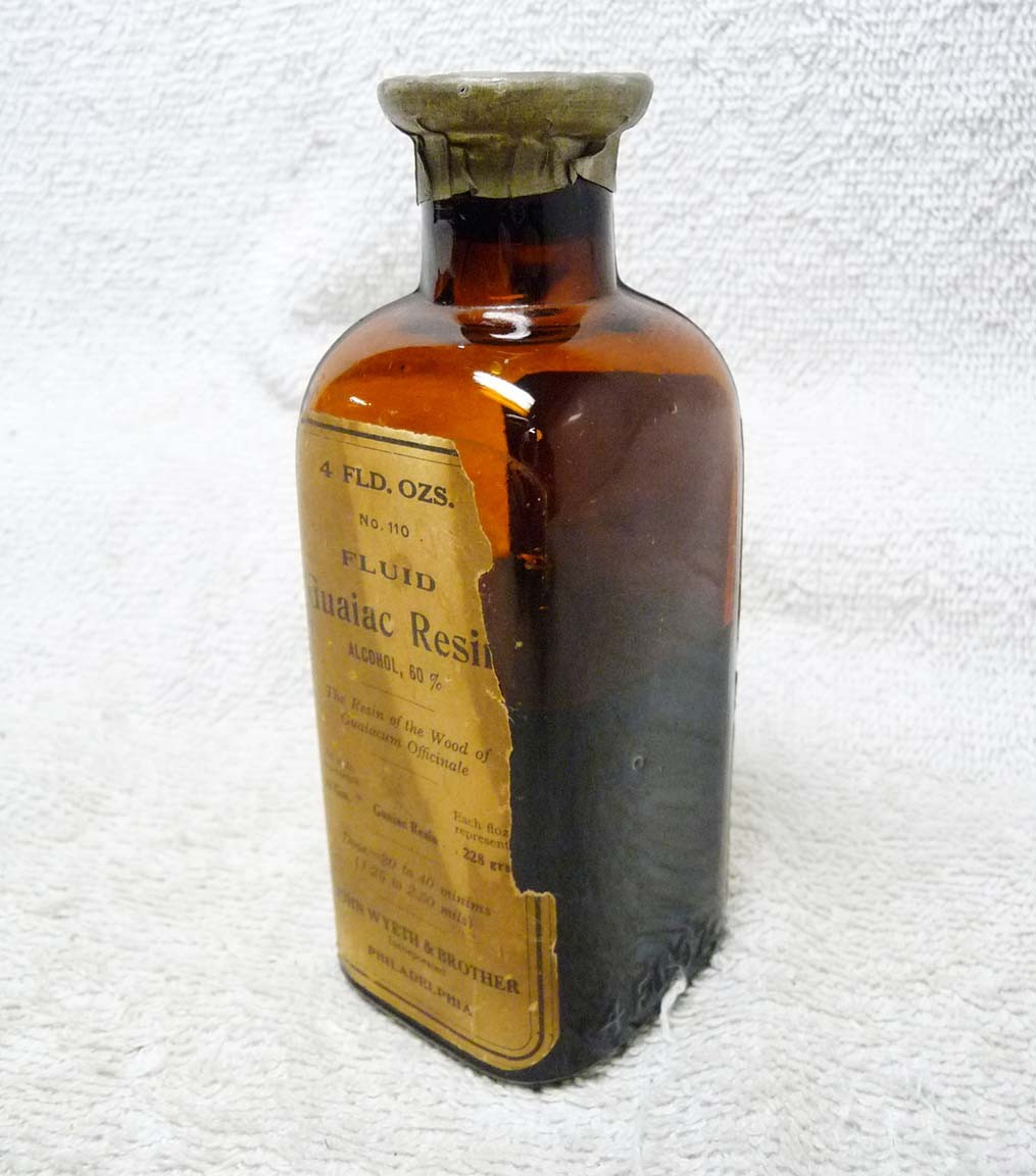 Antique Early 1900’s John Wyeth & Brother GUAIAC Resin Fluid Bottle w/ Lead Seal