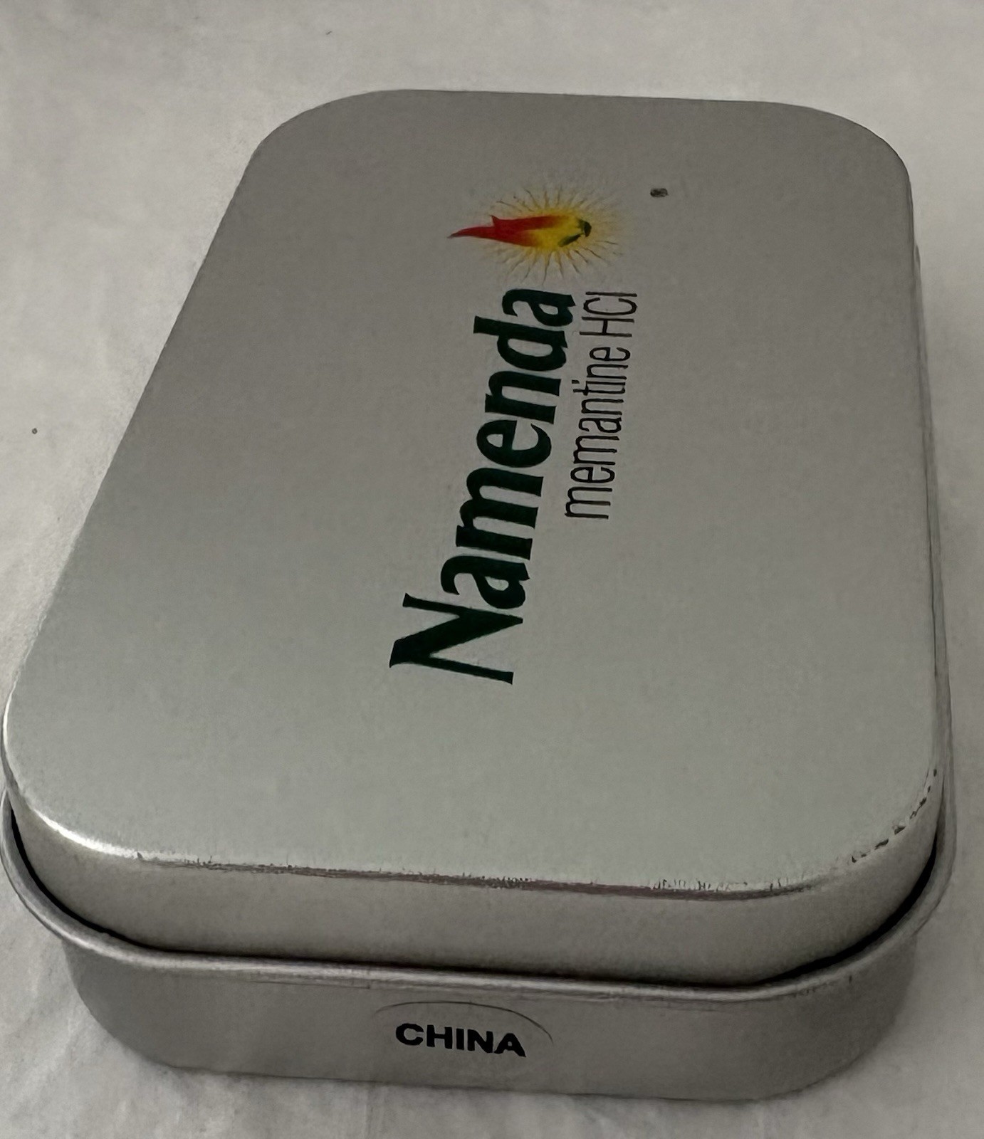 VTG NAMENDA USB FLASH DRIVE + LANYARD SET in METAL TIN PHARMA REP LOGO NEW