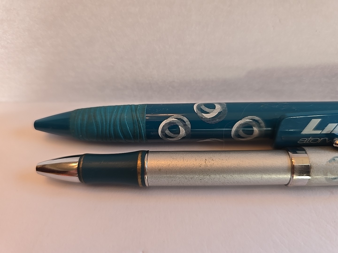 Lipitor Pharmaceutical Drug Rep Promo Ink Pens x2 Vintage Metal