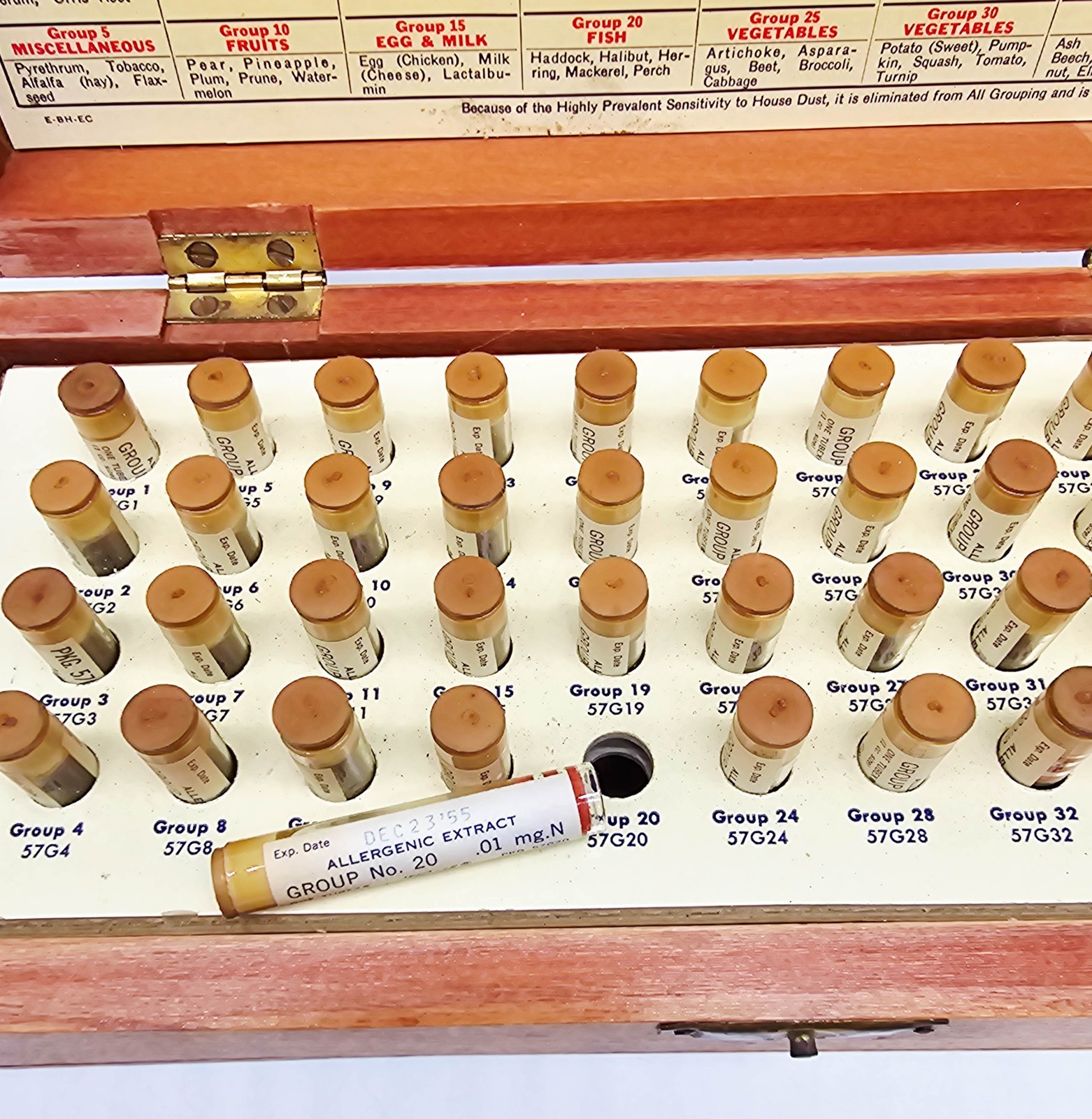 Wyeth Allergy Test Kit Vintage Extracts 1955 Intracutaneous Wood Box + 44 Vials
