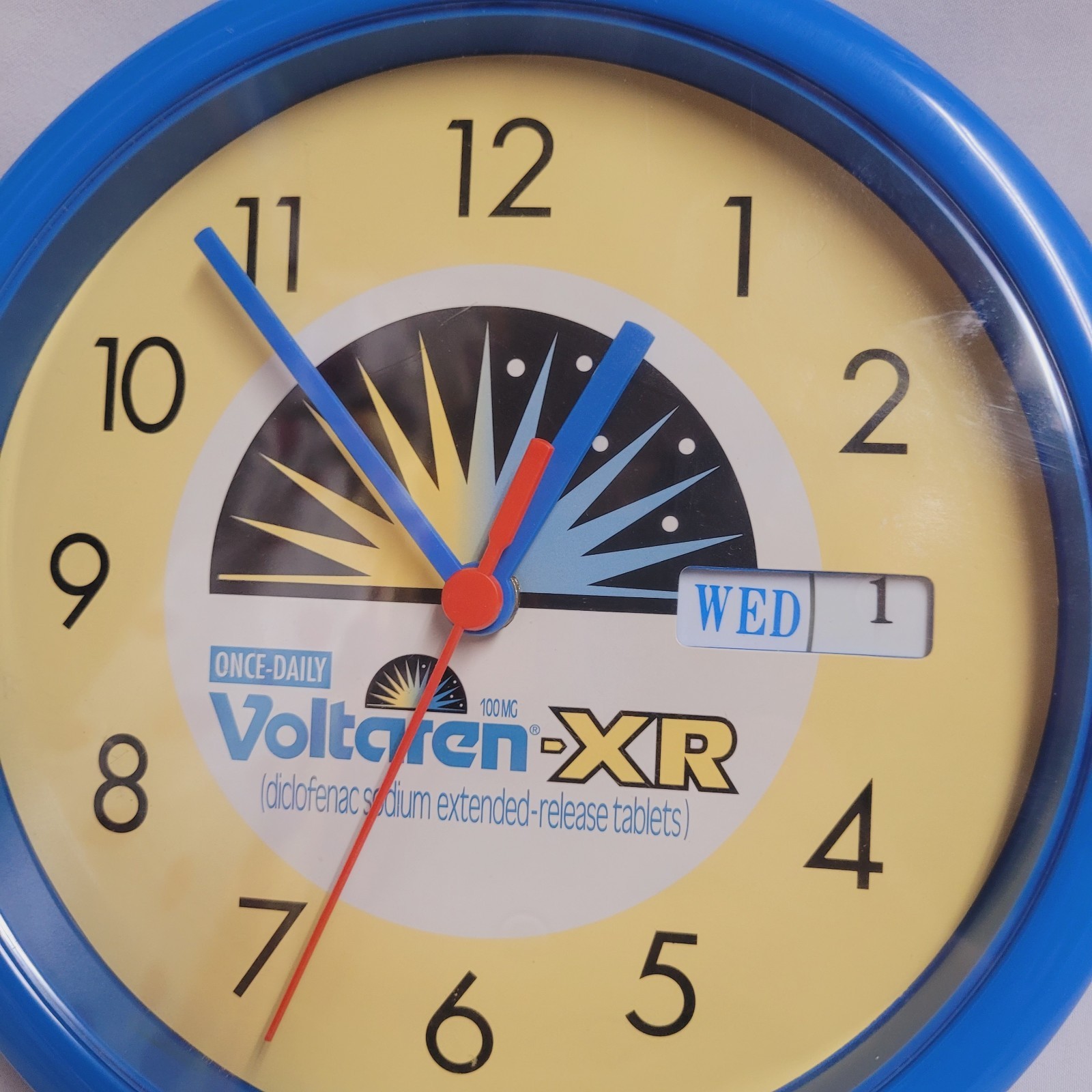 Voltaren-XR Hanging Wall Clock Promotional Pharmaceutical Advertising Drug Rep