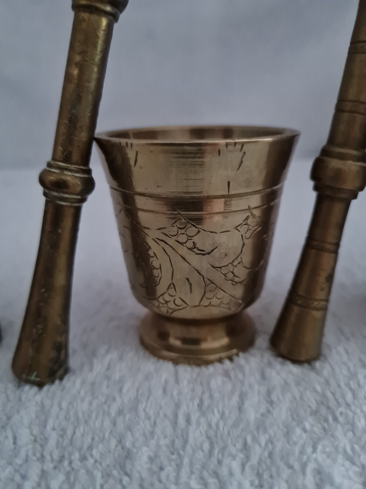 SET OF 3 ANTIQUE SOLID BRASS APOTHECARY MORTAR & PESTLE /DRUGGIST TOOL