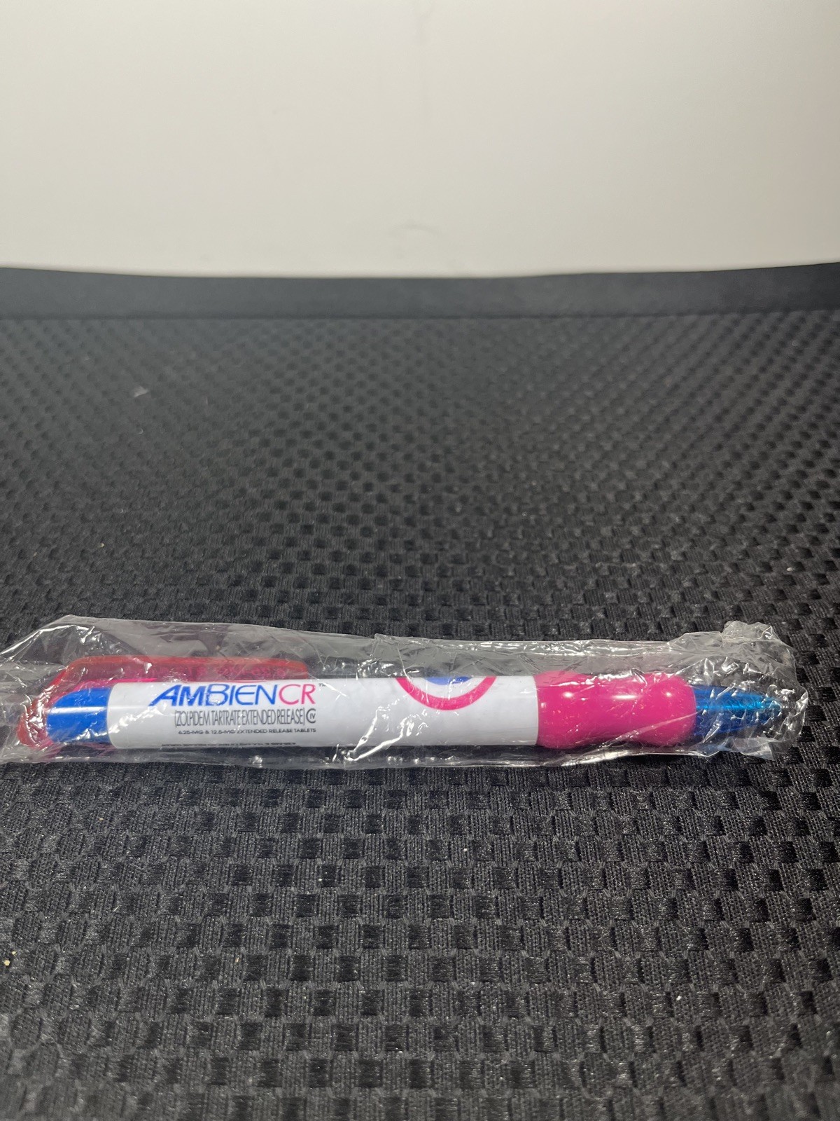 NEW AMBIEN CR Drug Rep Pen Fancy Plastic Pink Rubber Grip Untested