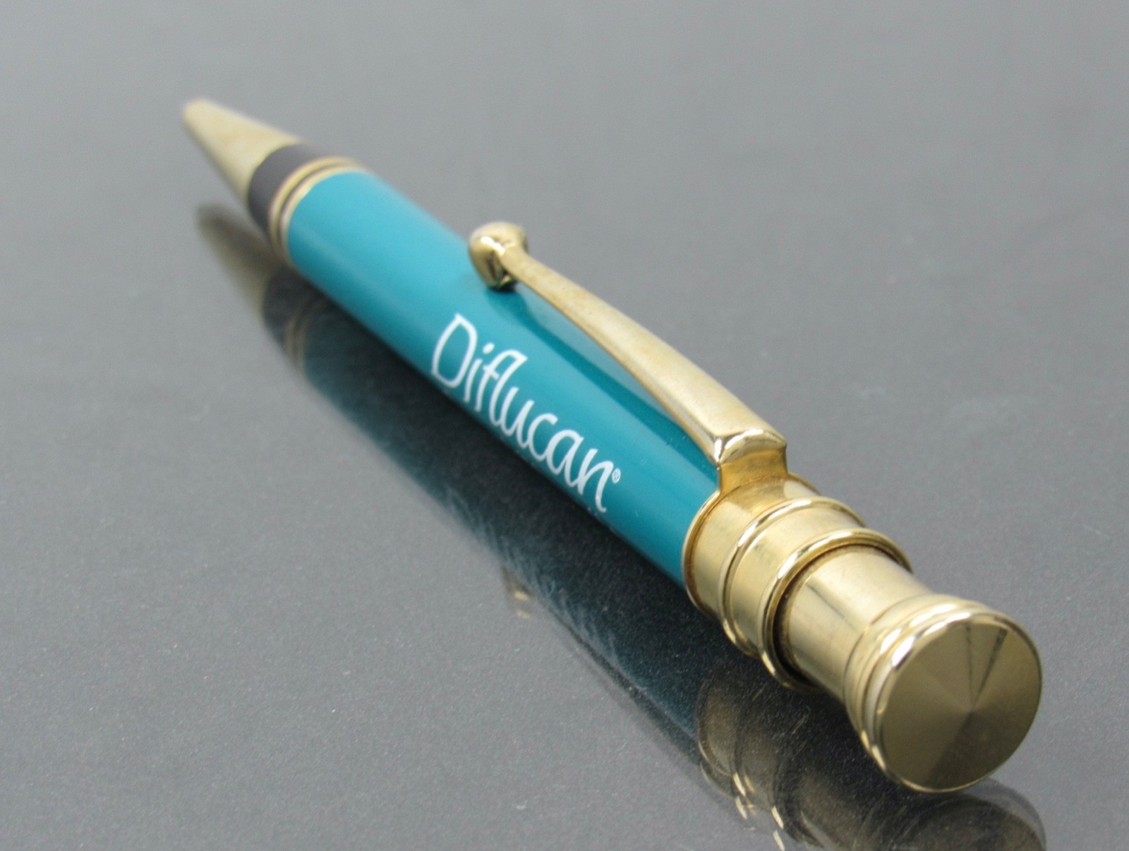 Diflucan Metal PEN Drug Rep Pharmaceutical Promo Advertising Nailhead Clicker