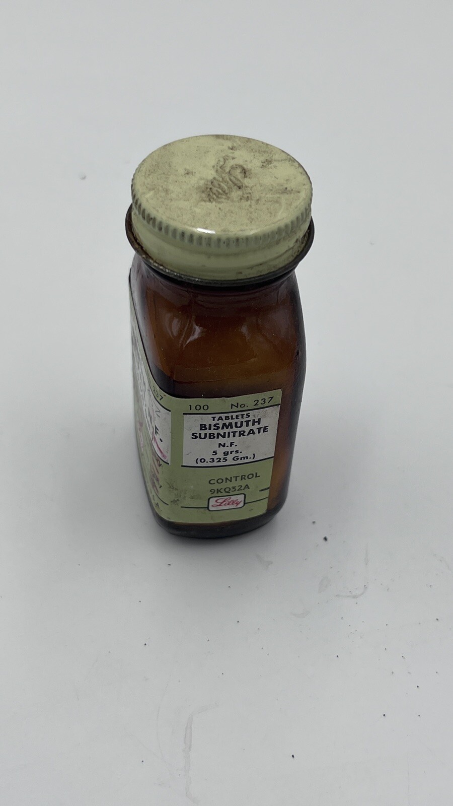 Vintage 1940’s Eli Lilly BISMUTH SUBNITRATE Medicine Bottle for display