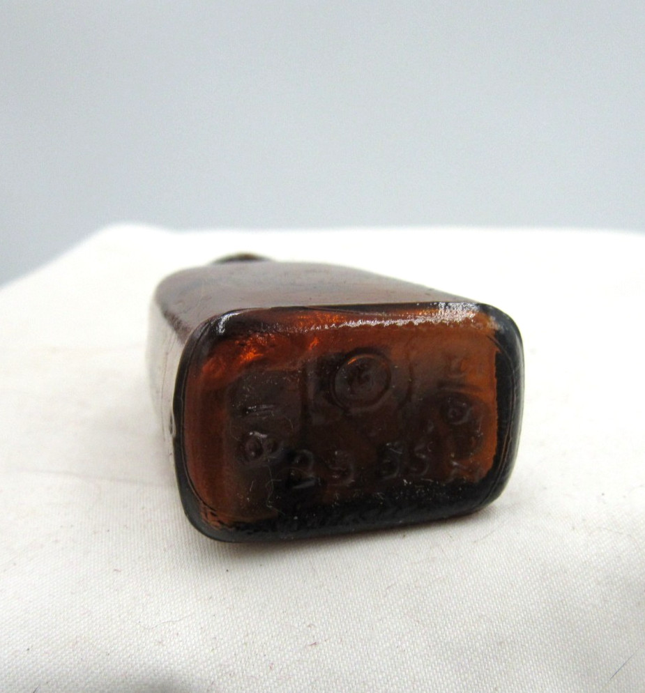 BW – 1940’s Parke, Davis & Co Detroit Mich Rutin 2 1/2″ Amber Medicine bottle #2