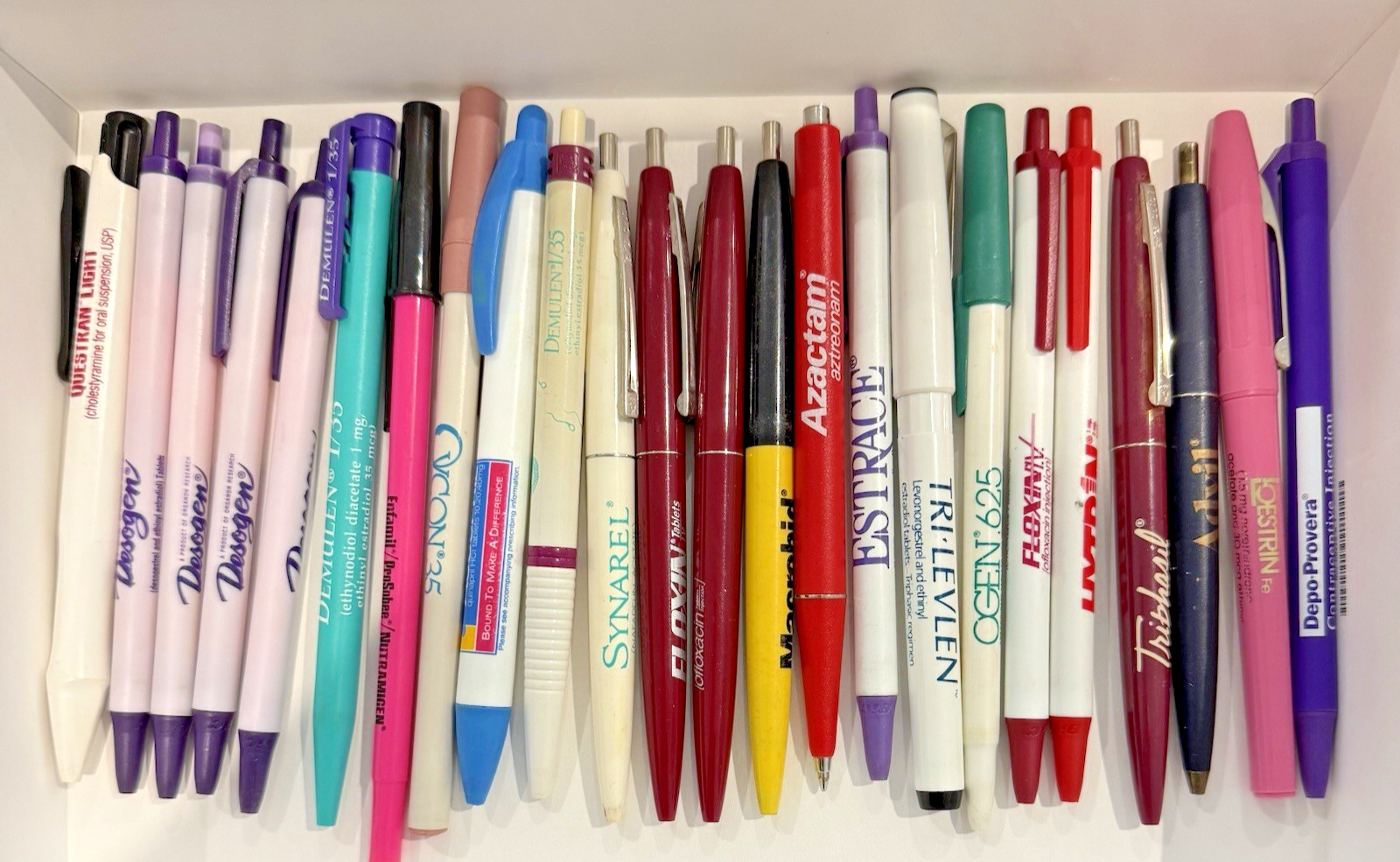 Lot of 24 Vintage pharmaceutical rep ink pens drug ADVIL FLOXIN AZACTAM ACCUPRIL