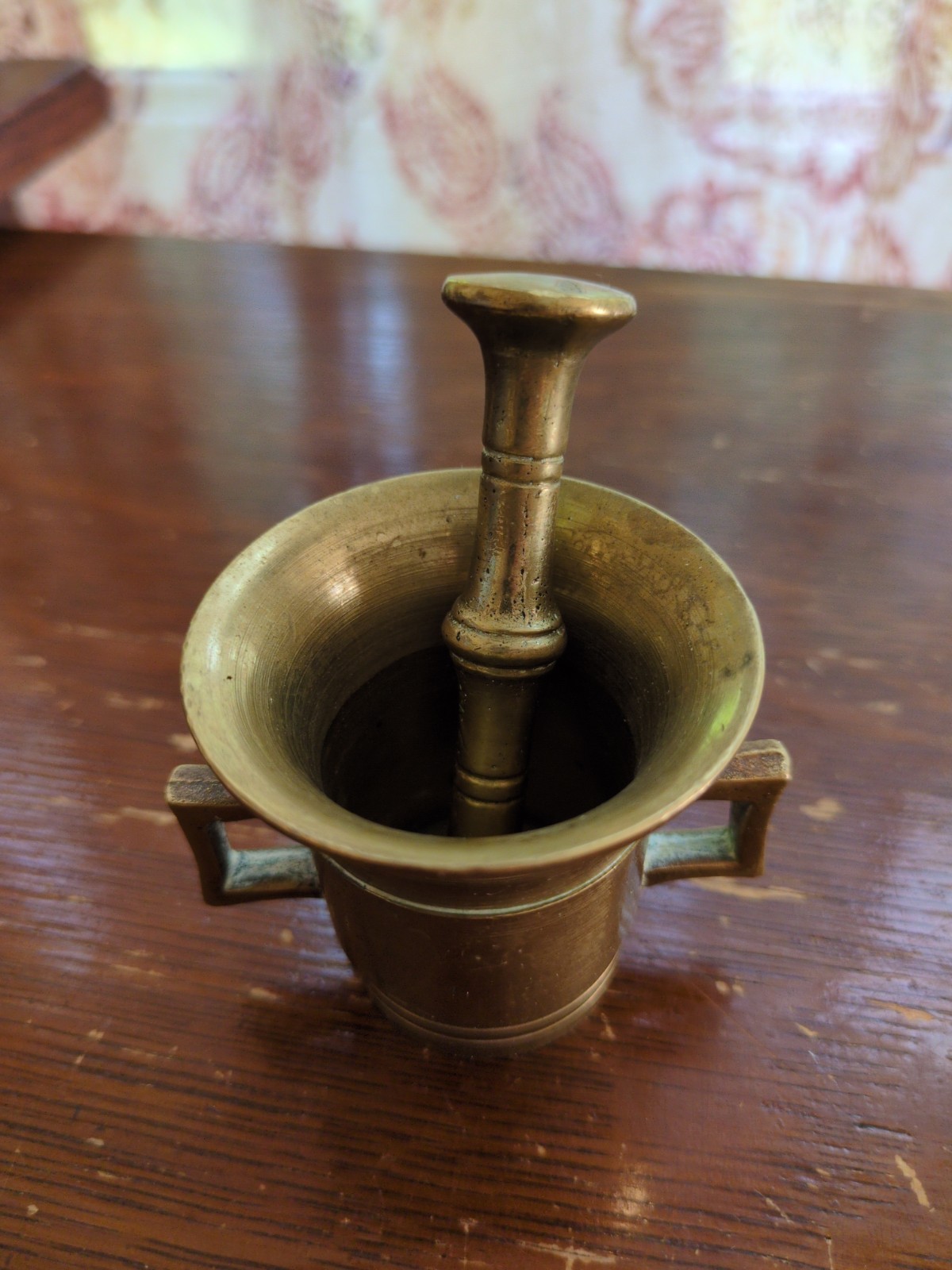 Vintage Brass Small Miniature Double Handled Mortar & Pestle (Bin 20)