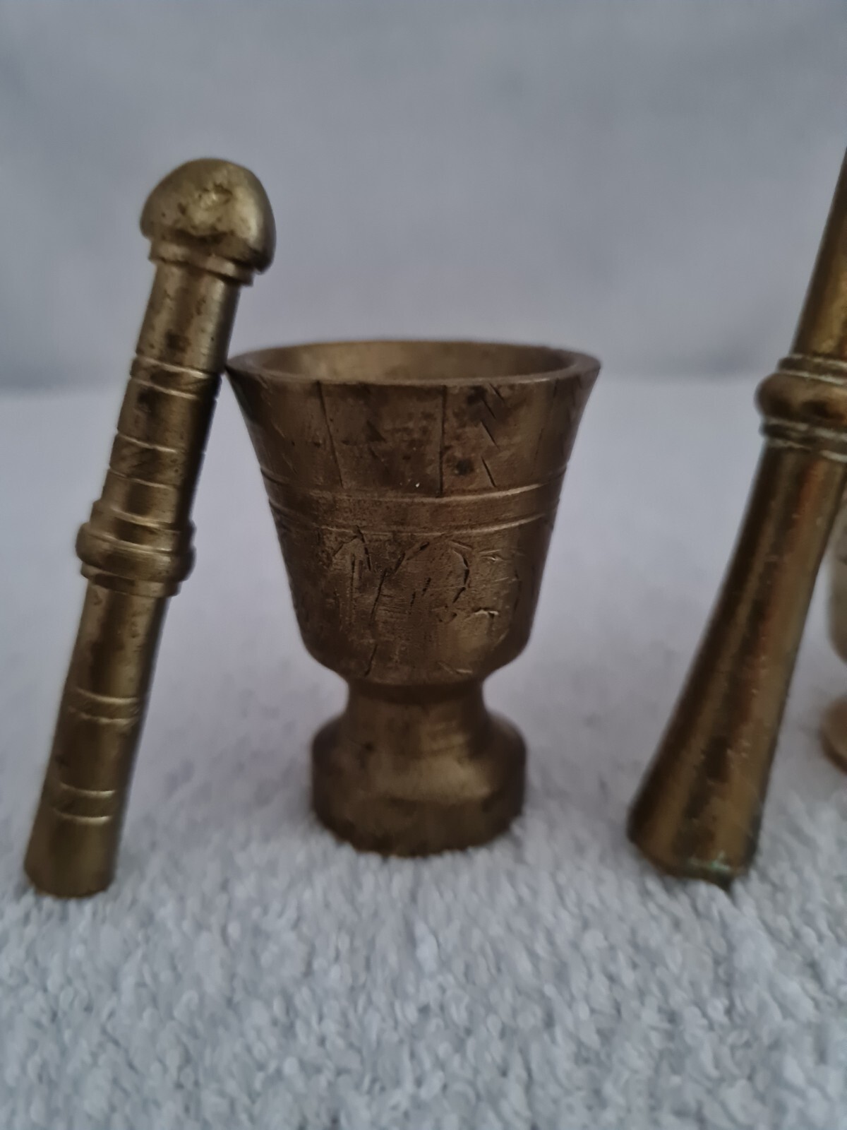 SET OF 3 ANTIQUE SOLID BRASS APOTHECARY MORTAR & PESTLE /DRUGGIST TOOL