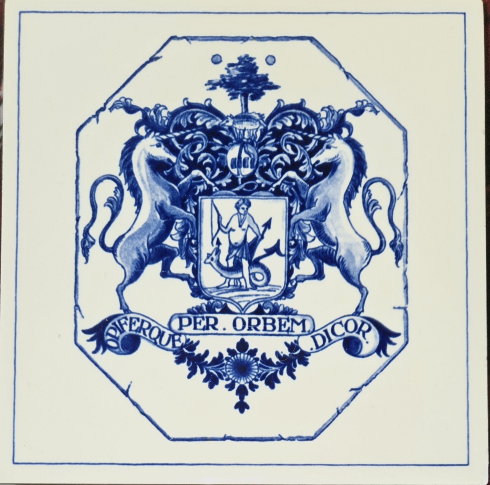 1981 BURROUGHS WELLCOME Pill Tile LONDON APOTHECARY’S CREST Delft Holland B-688