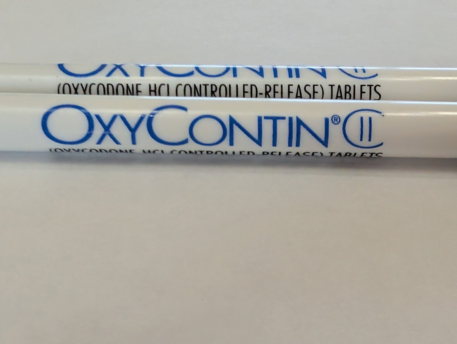 2 Pens Oxycontin CII Drug Rep Pharmaceutical Promo Medical Advertising Papermate