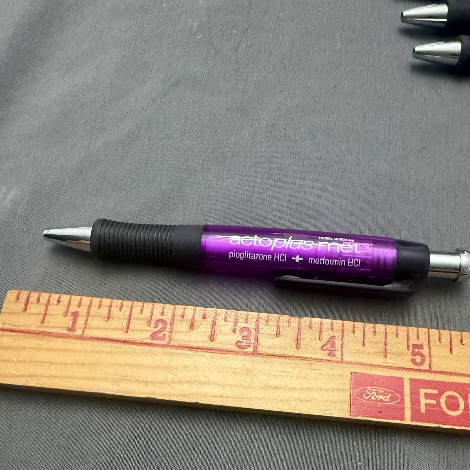 Lot of 4 Purple Pharmaceutical Promo Pens Actos Actoplus Met Rubber Grip Click