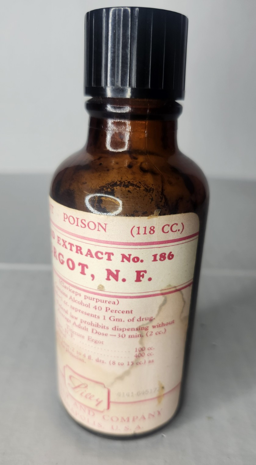 EMPTY Vintage Eli Lilly No. 186 Ergot, N.F. Pharmaceutical 1/4 pt, Over 51 years