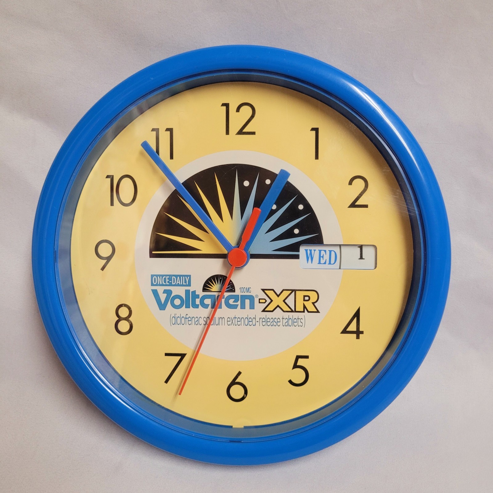 Voltaren-XR Hanging Wall Clock Promotional Pharmaceutical Advertising Drug Rep