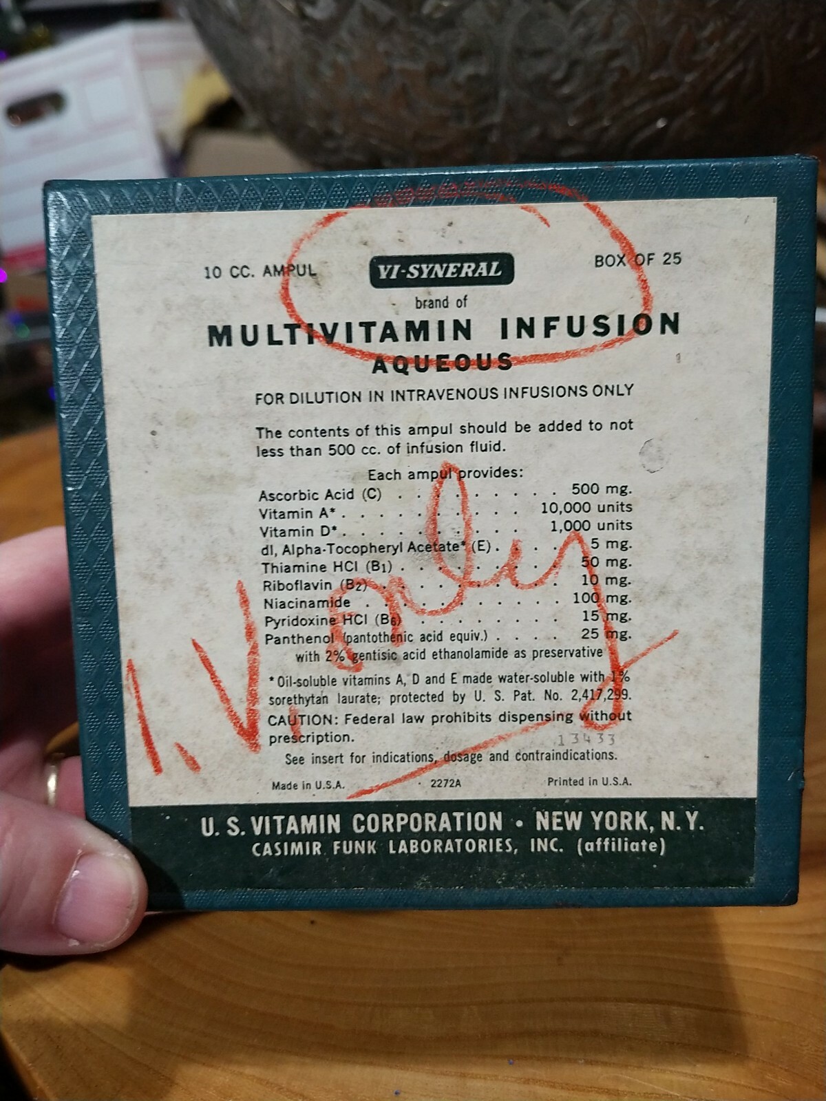Vintage vi-Syneral multivitamin infusion empty box. US vitamin corp. New York